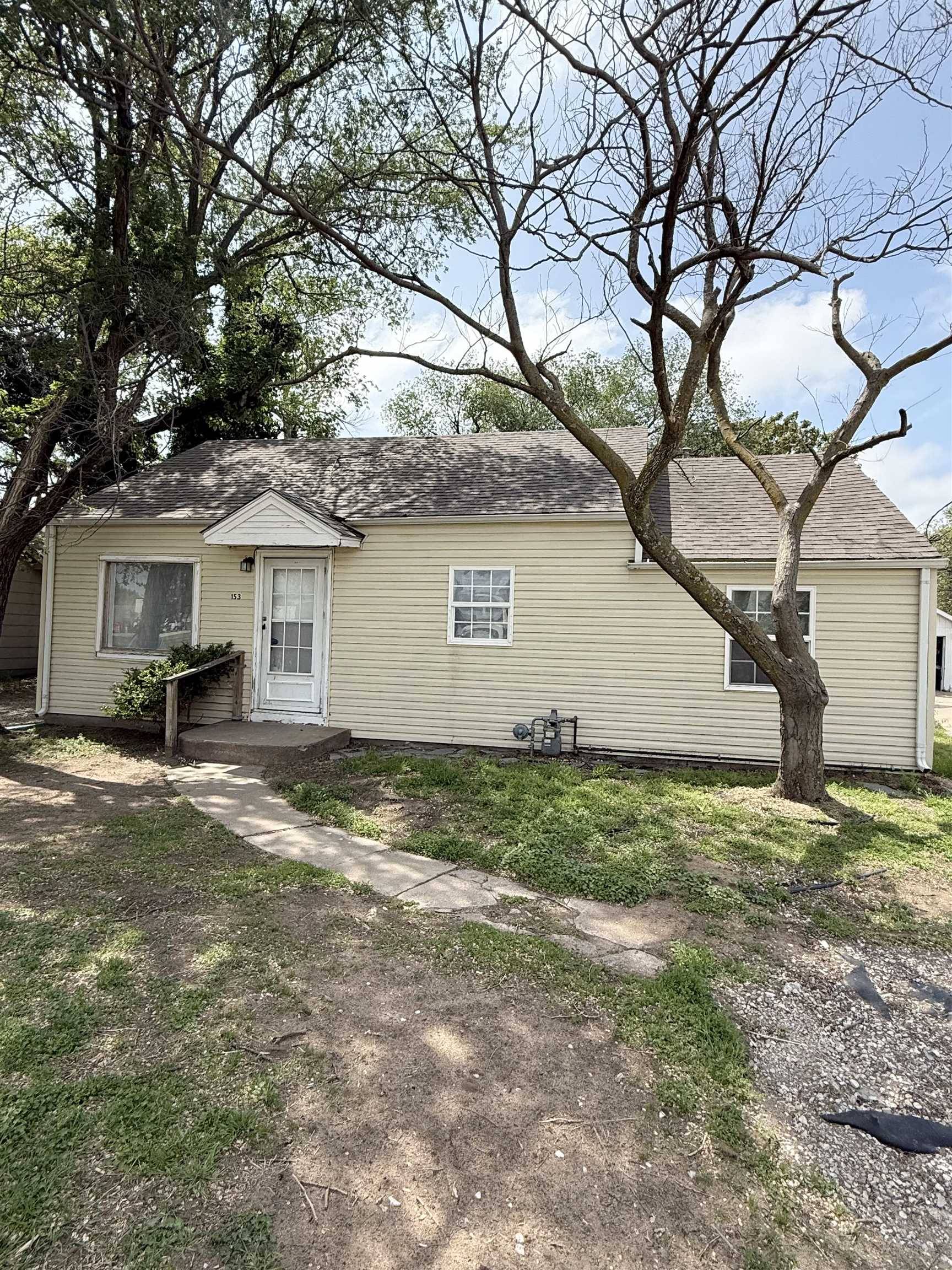 Wichita, KS 67212,153 S Young