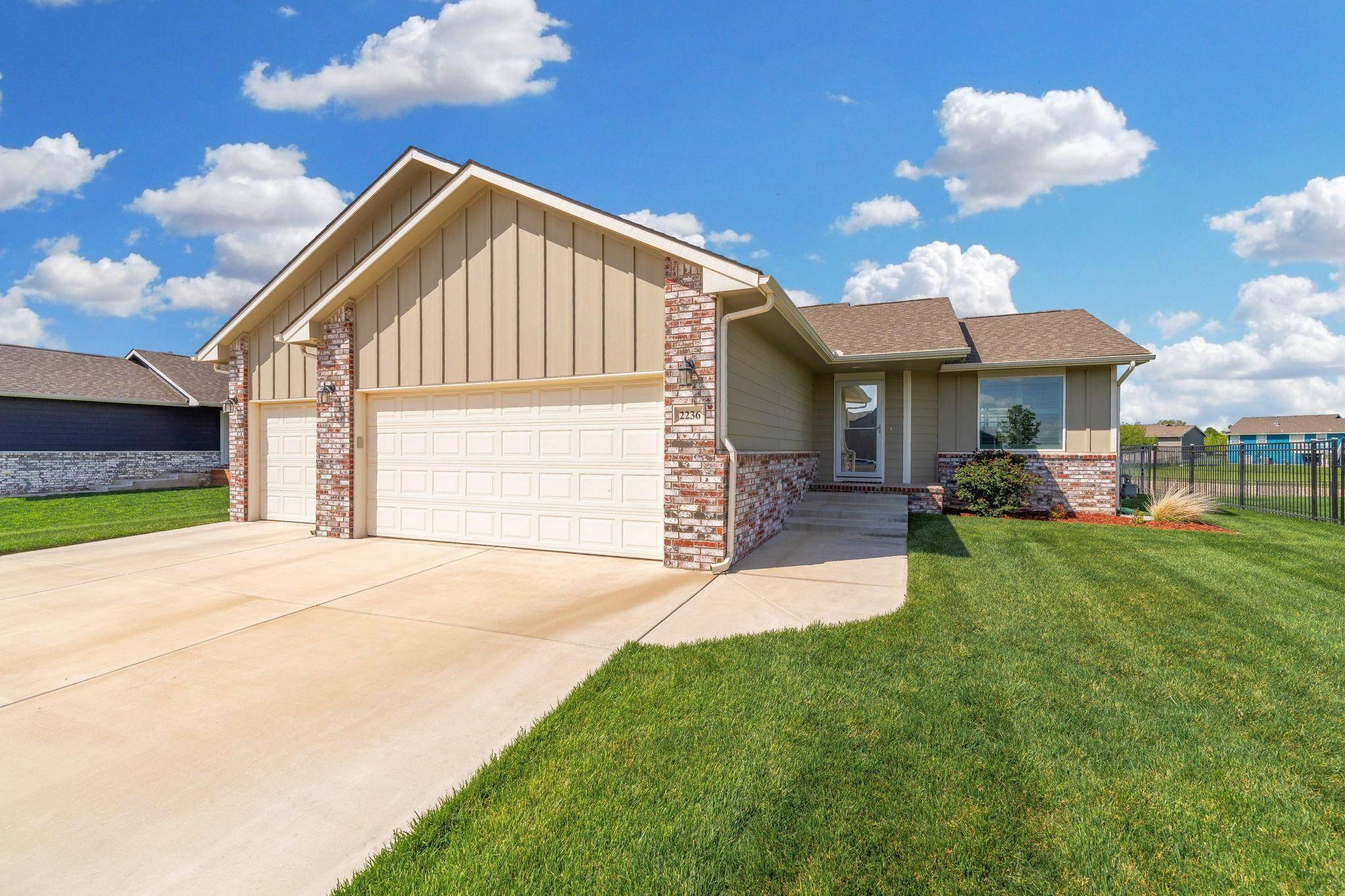 Haysville, KS 67060,2236 W Country Lakes St
