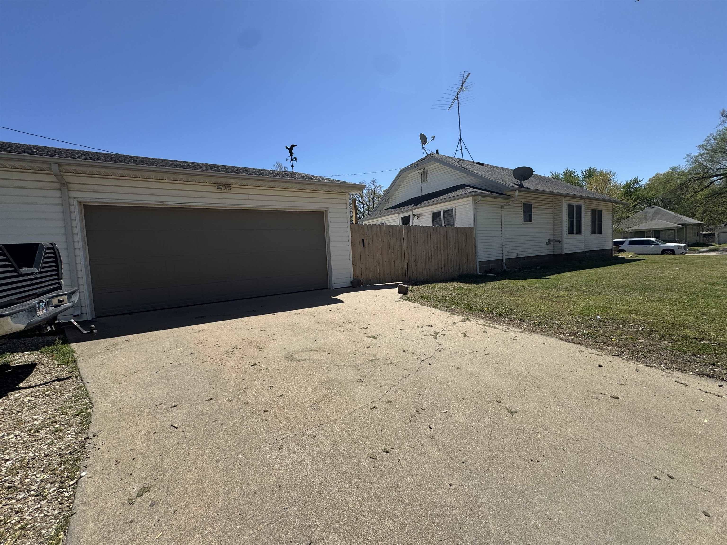 Winfield, KS 67156,1502 E 12th Ave