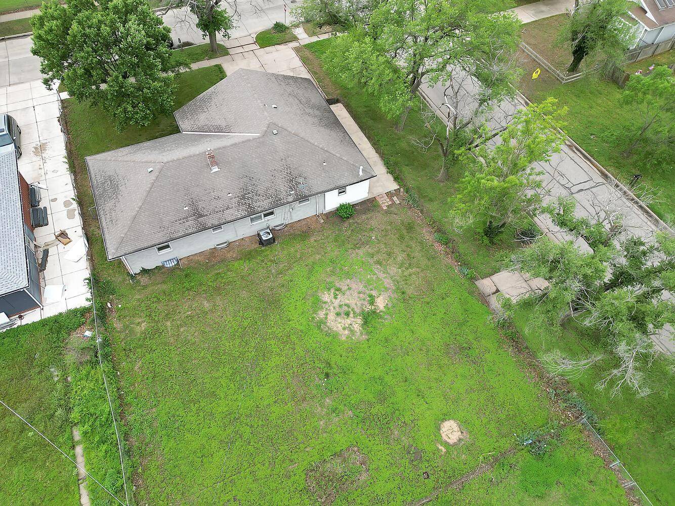 Wichita, KS 67211,2404 E Skinner St