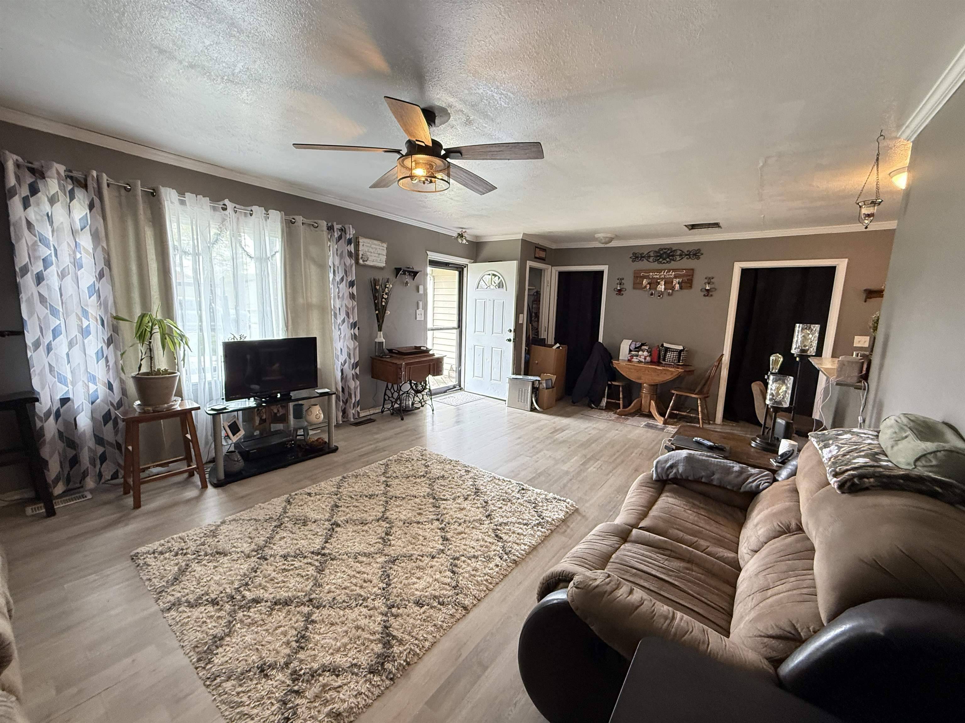 Douglass, KS 67039,217 S Maple St