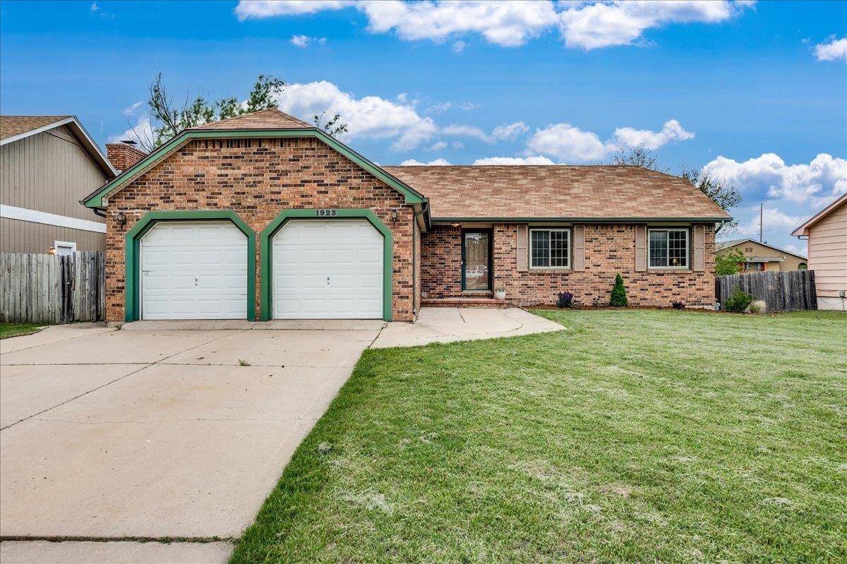 Wichita, KS 67207,1923 S White Oak Dr