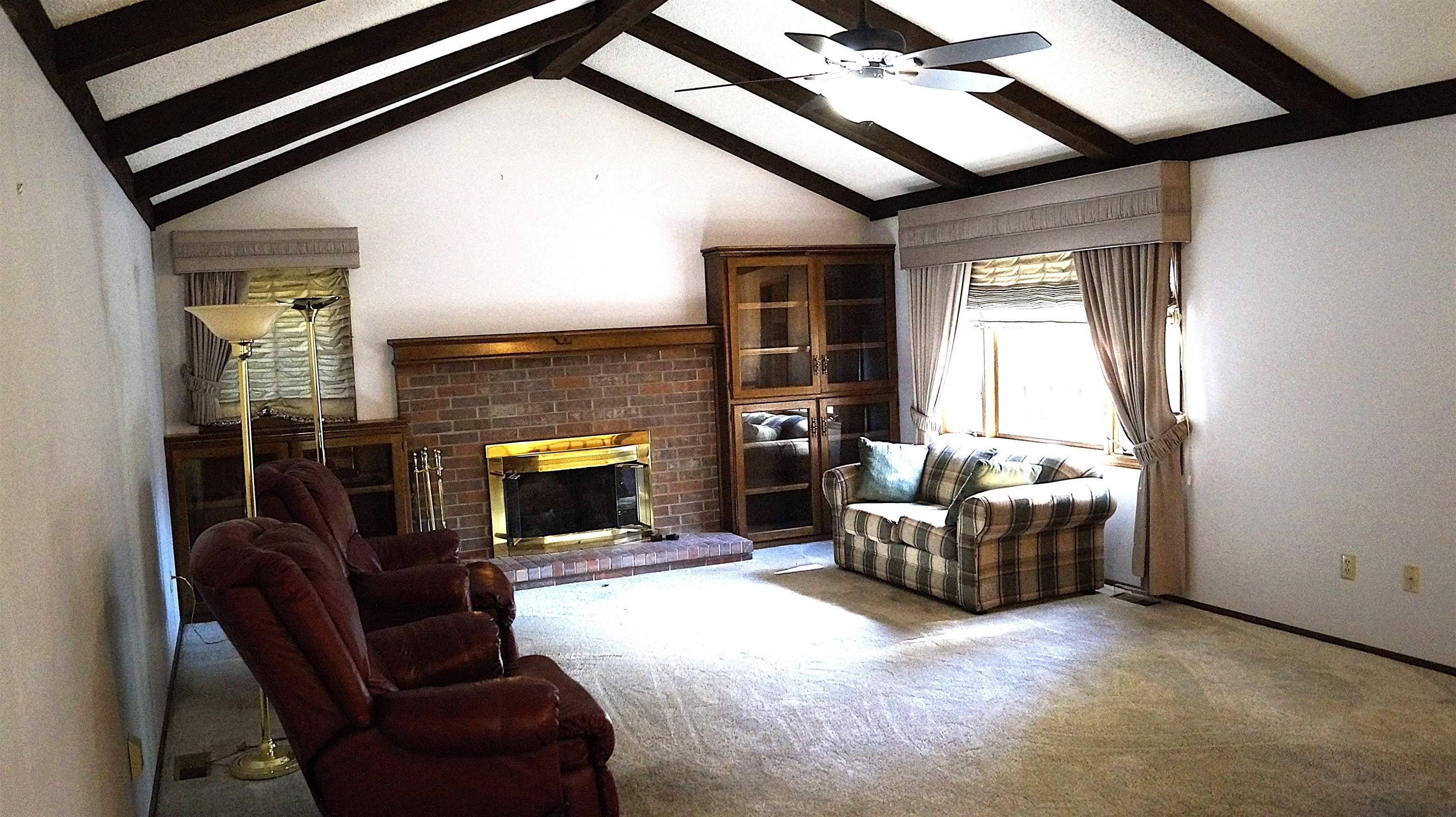 Derby, KS 67037,1407 E Pine Tree