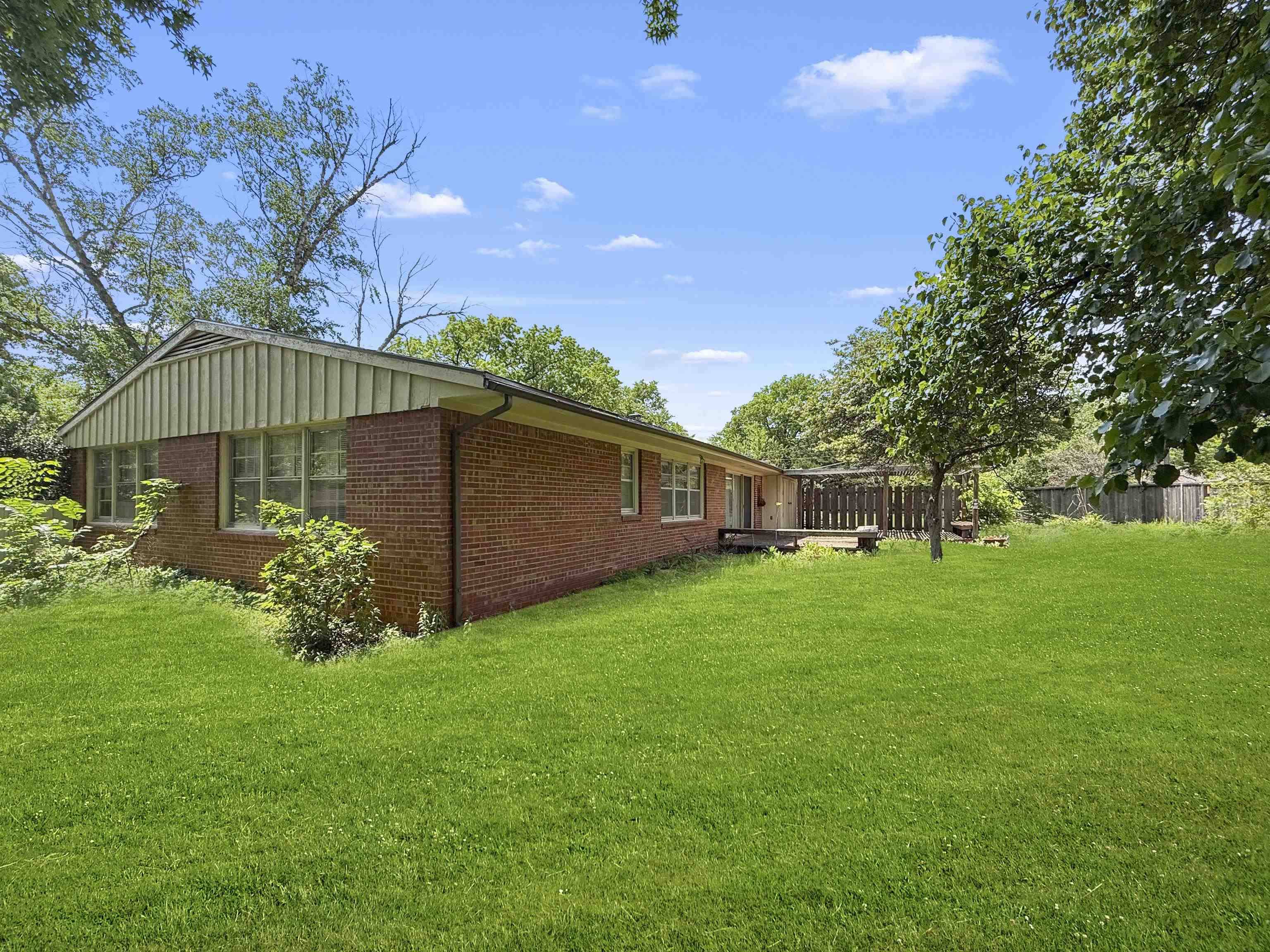 Wichita, KS 67208,5614 Coe Dr