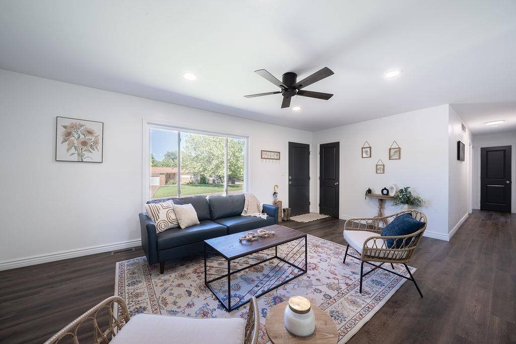 Derby, KS 67037,407 E Valley View