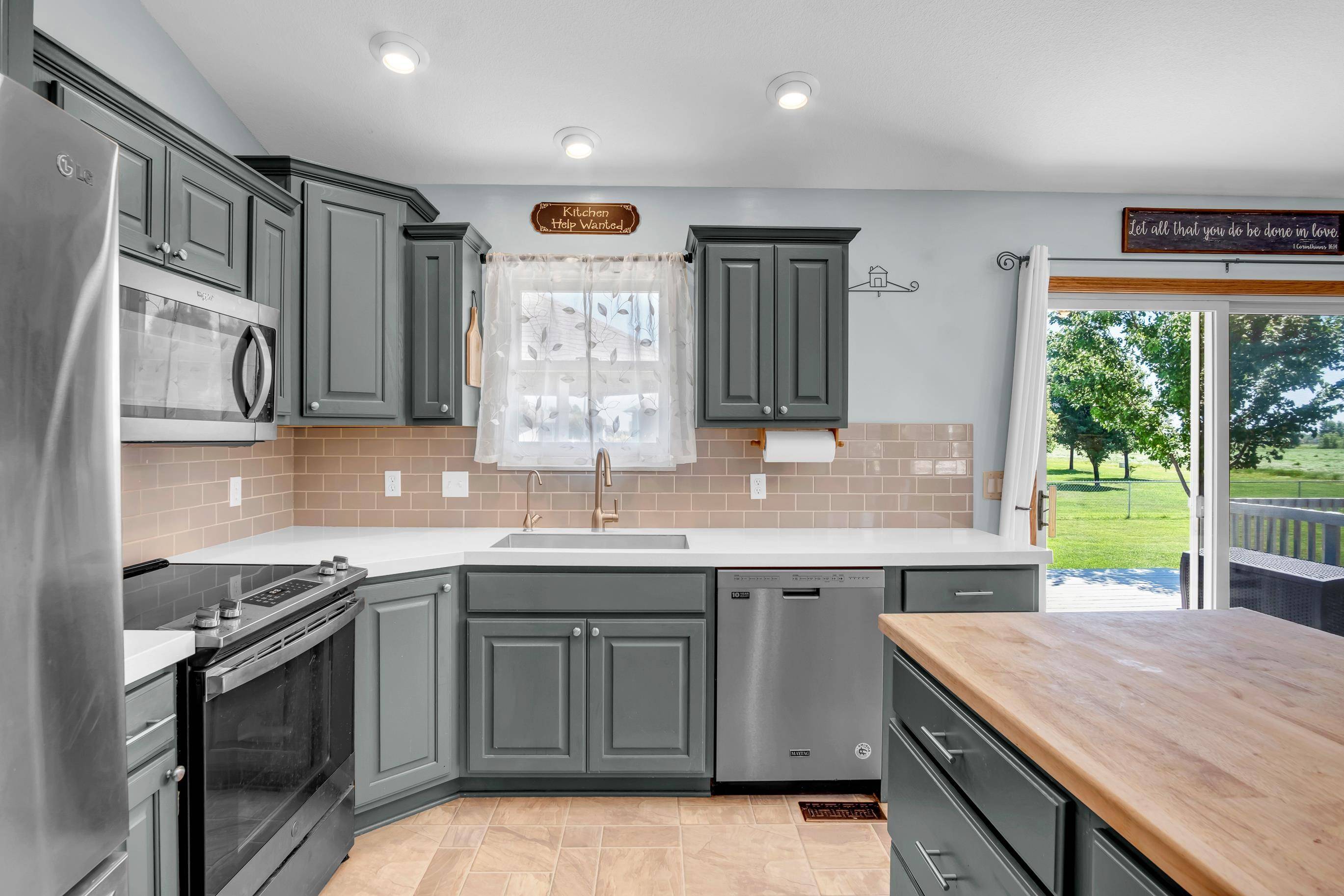 Halstead, KS 67056,1430 Redbud Ct