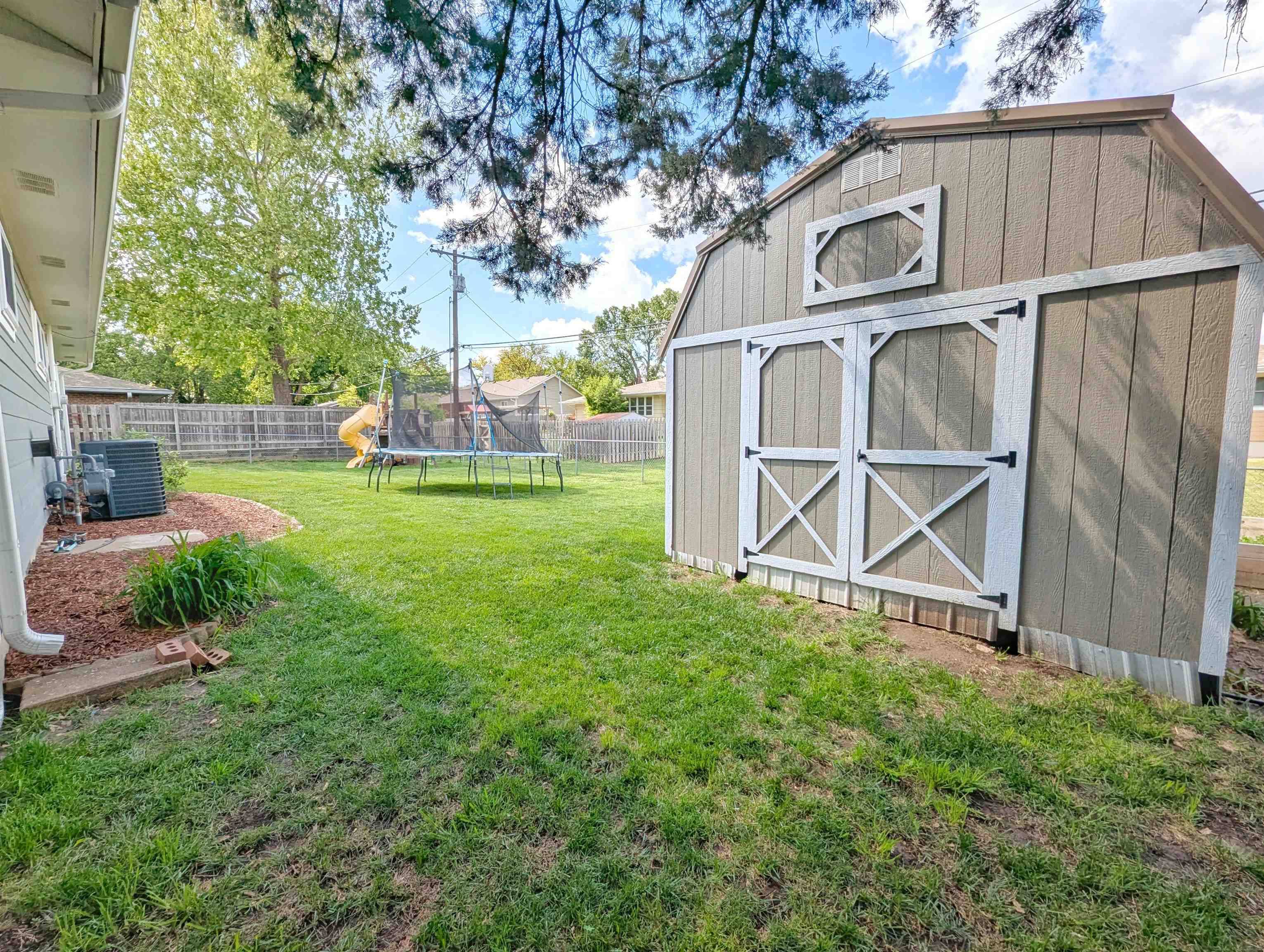 Salina, KS 67401,2023 Lynwood Dr