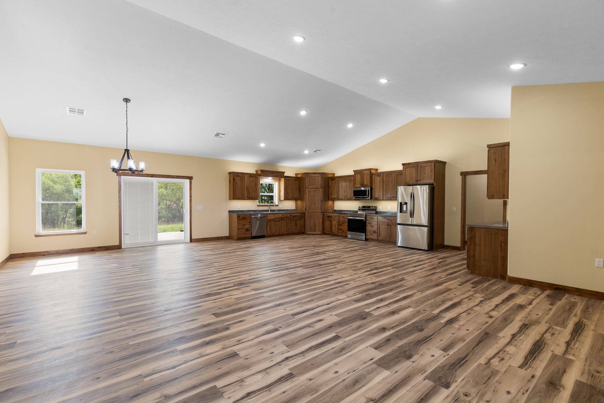 Kingman, KS 67068,2592 NE 10 St