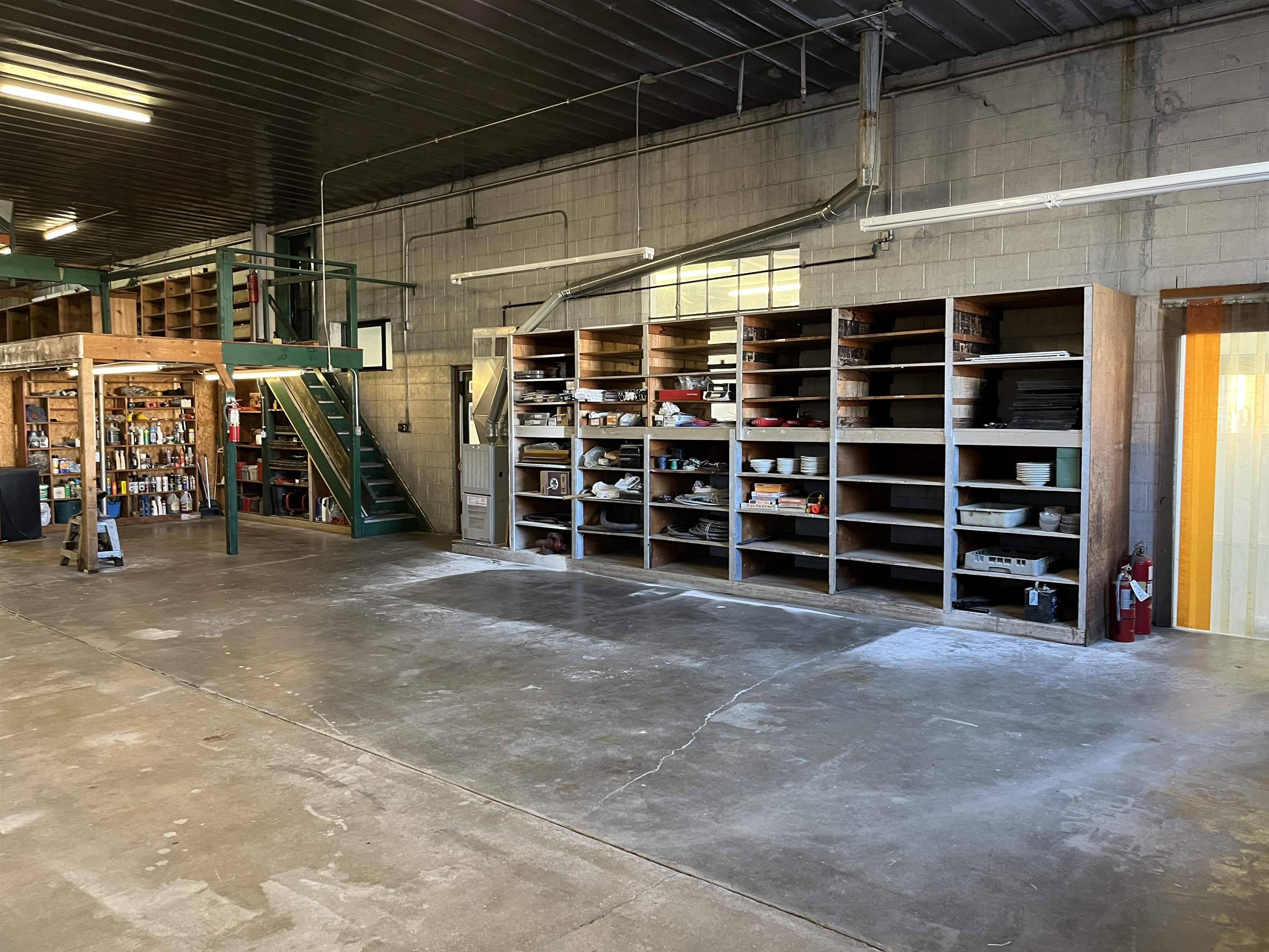 Salina, KS 67401,837 N 8th St
