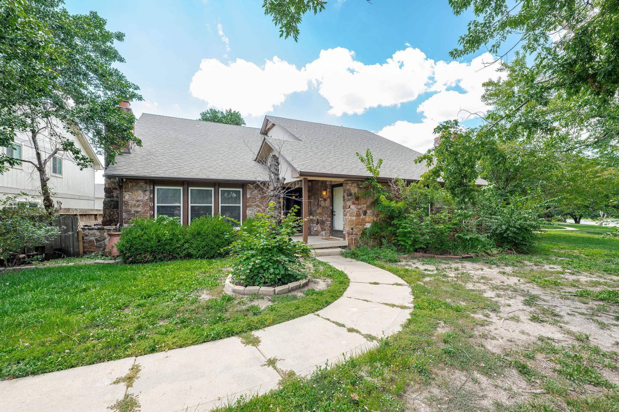 Wichita, KS 67226,2409 N Bramblewood