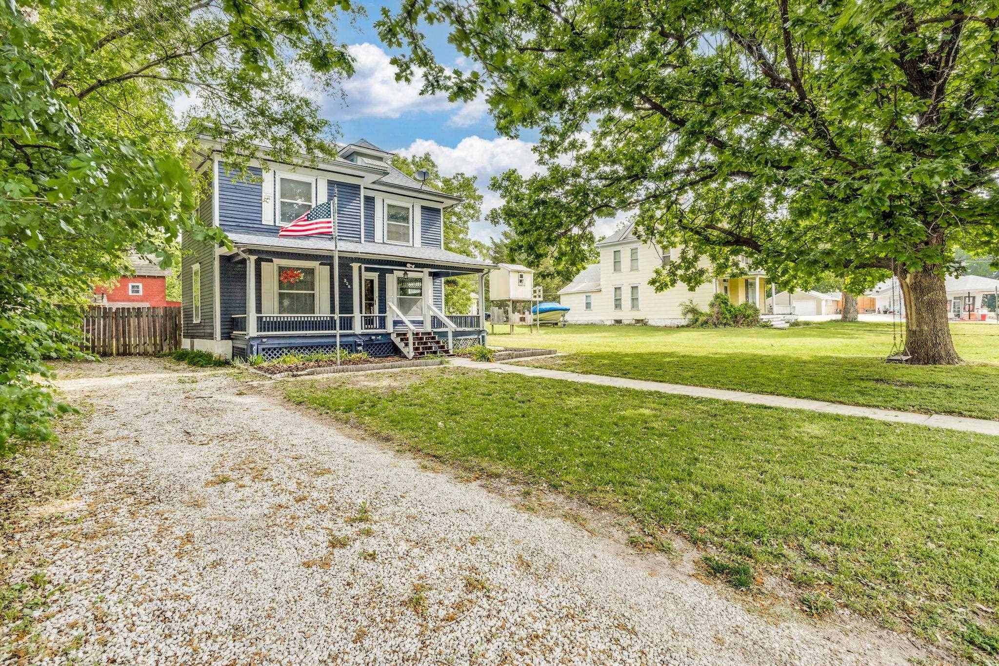 Newton, KS 67114,328 E 8th St