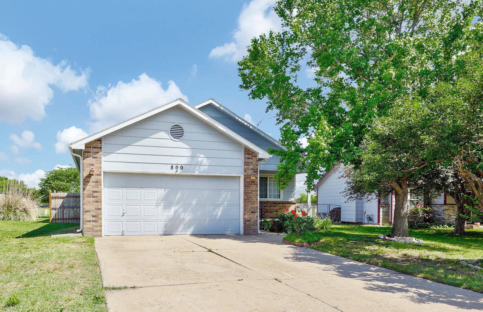 Valley Center, KS 67147,800 W Deerfield Cir