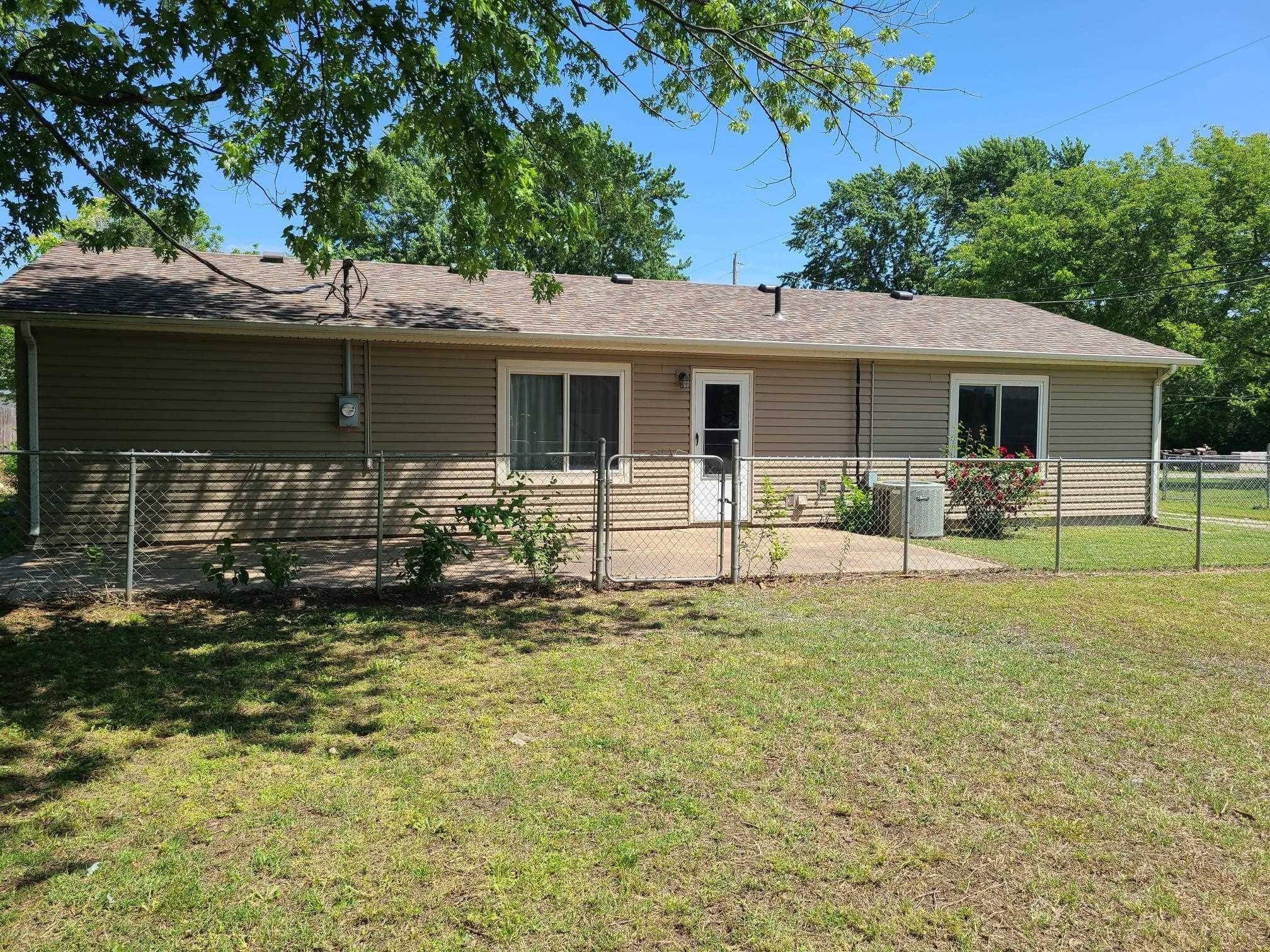 Burden, KS 67019,209 E 6th St