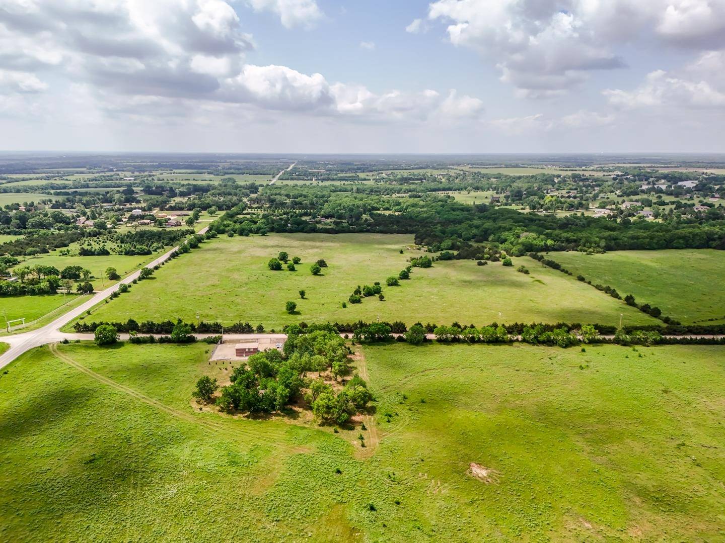 Towanda, KS 67144,40+/- Acres on SW 40th St.