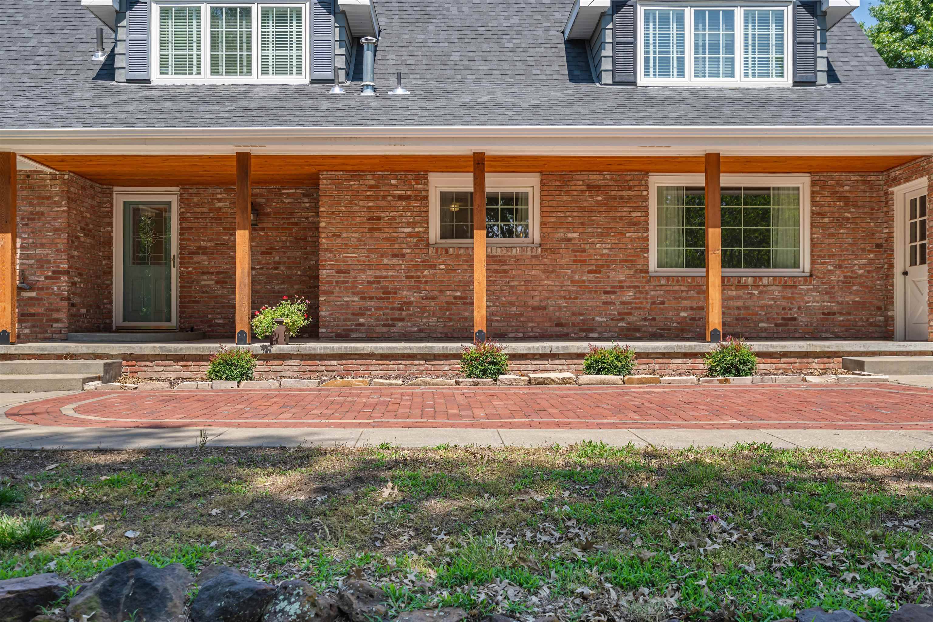 Salina, KS 67401,2033 Ridgeview Rd
