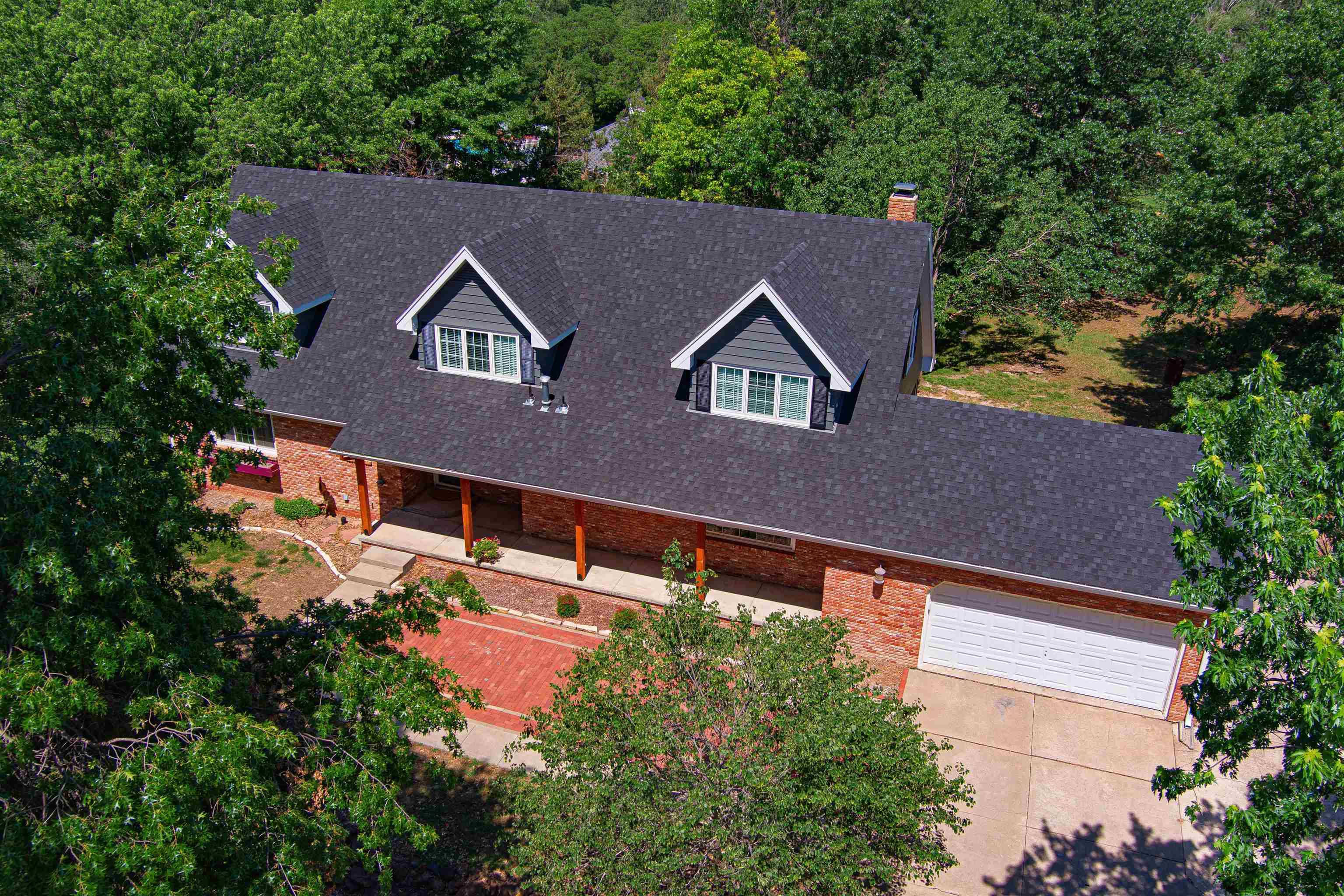 Salina, KS 67401,2033 Ridgeview Rd