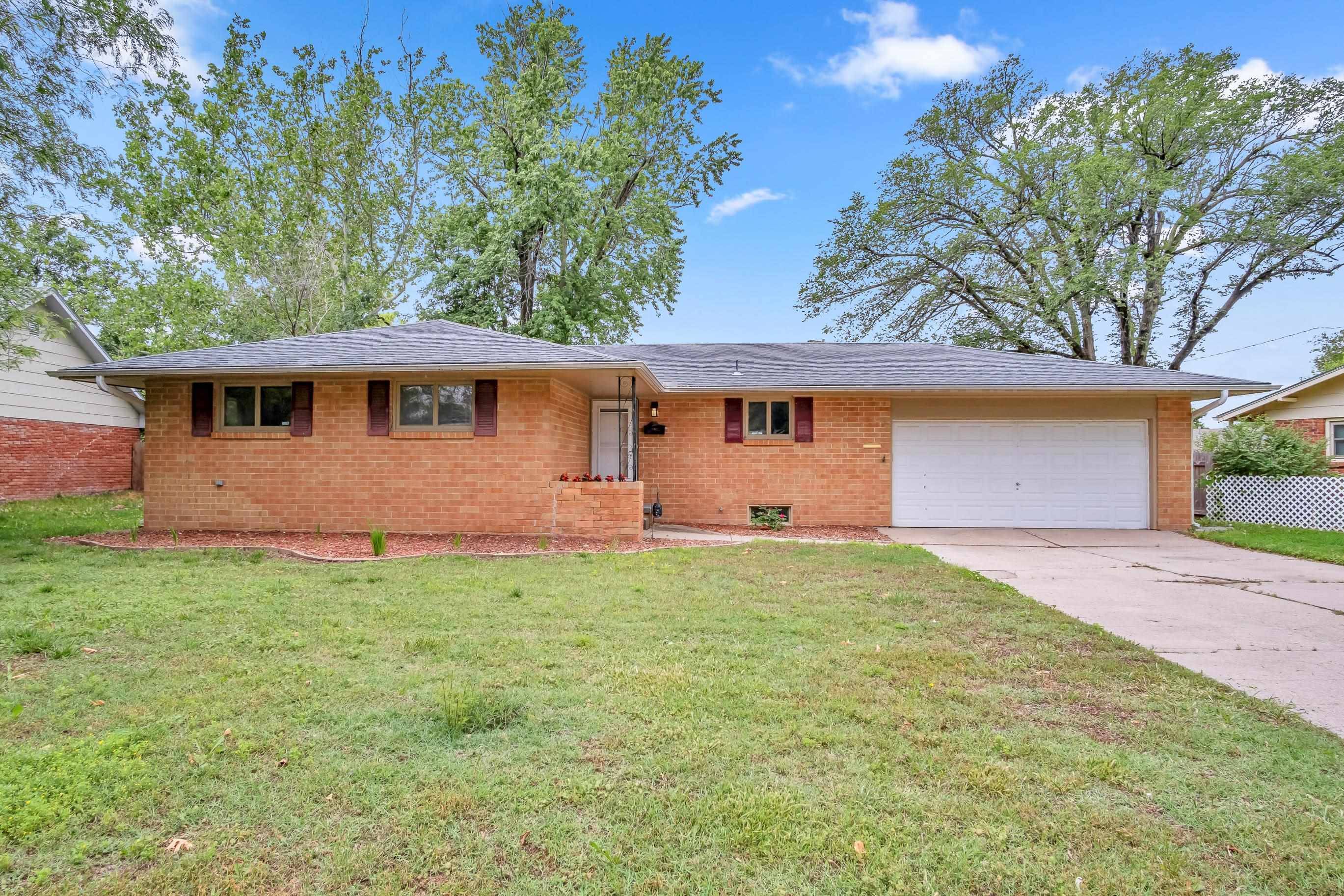 Hutchinson, KS 67502,605 Catalina Dr