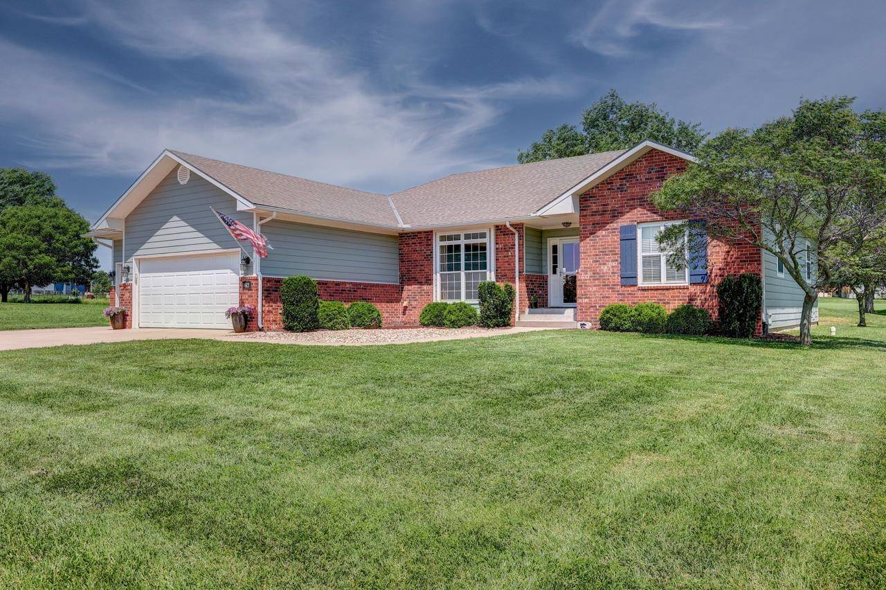 Winfield, KS 67156,612 Quail Nest Rd