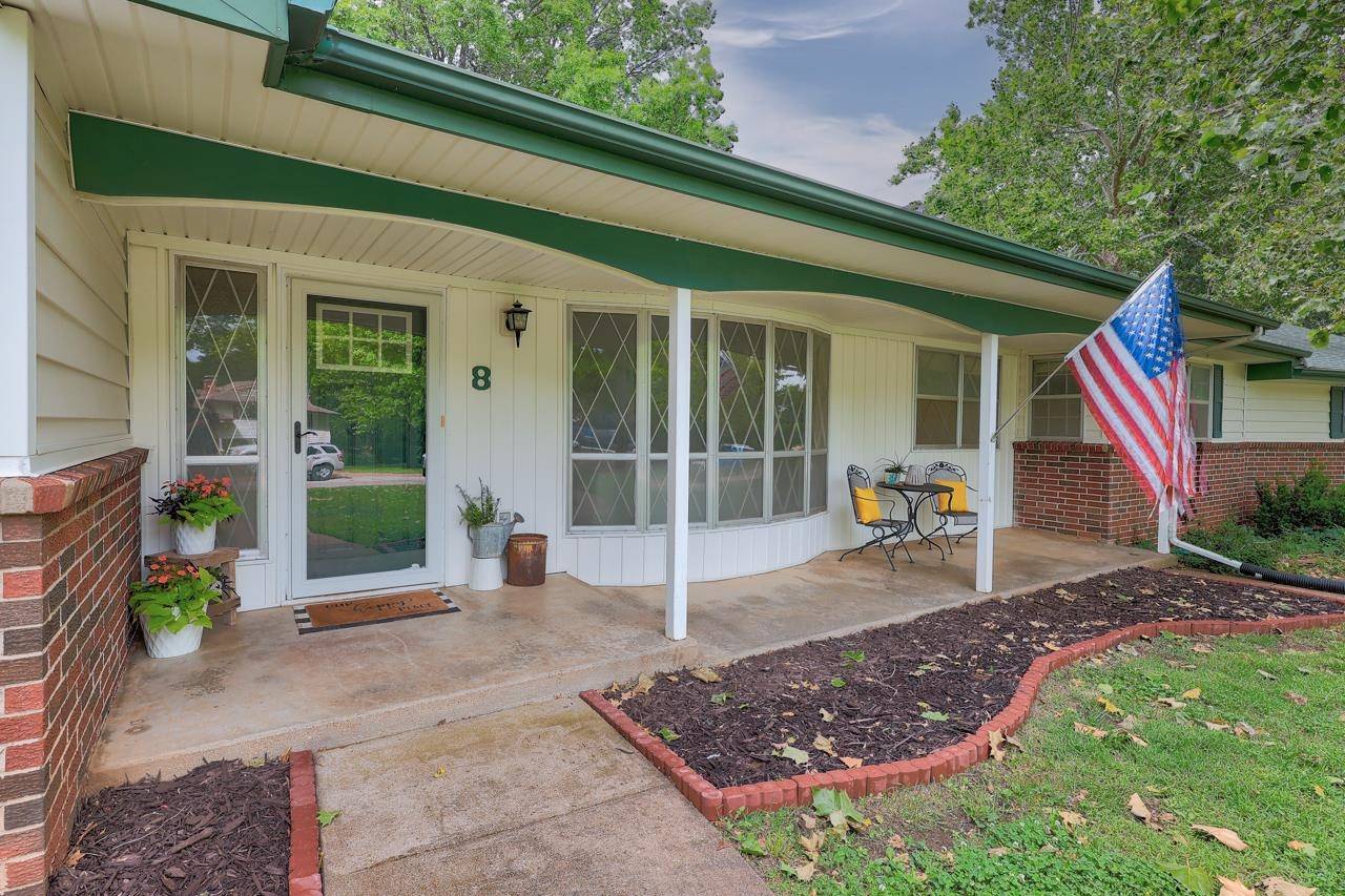 Winfield, KS 67156,8 Lake Park Dr