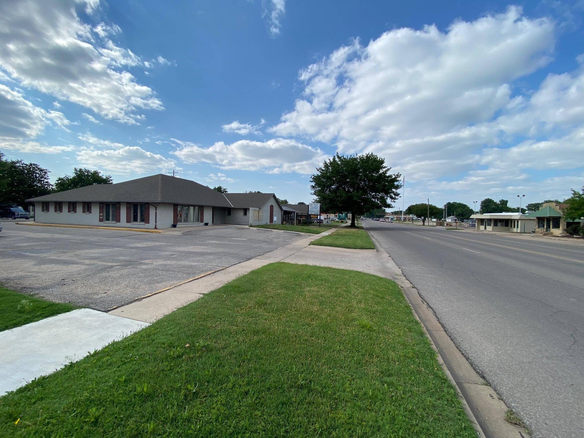 Arkansas City, KS 67005,515 N Summit