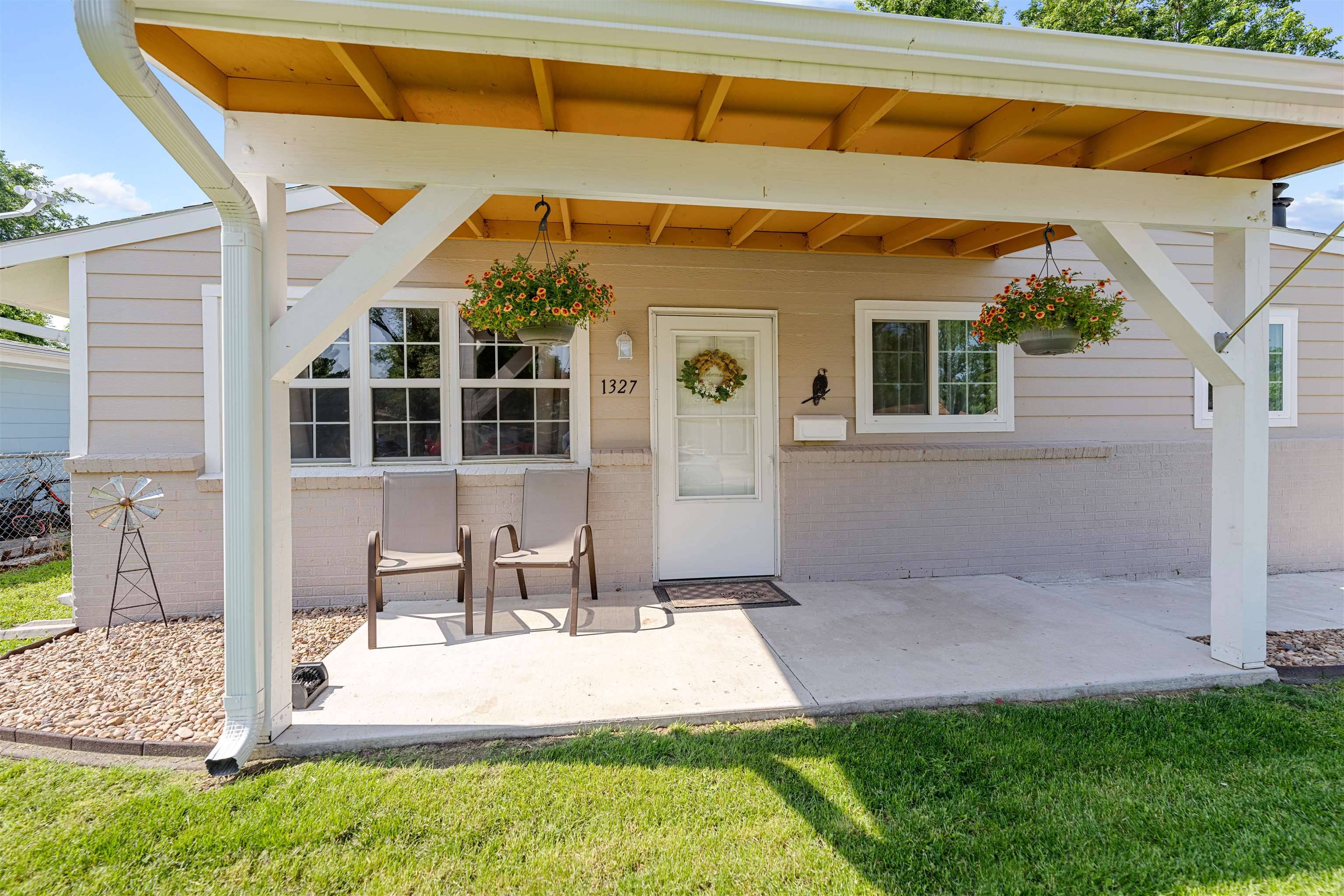 Salina, KS 67401,1327 Pawnee Ave