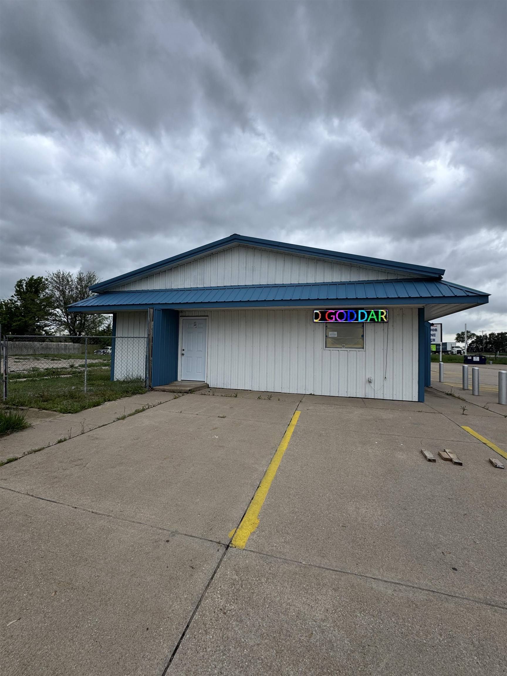 Goddard, KS 67052,727 N Walnut St