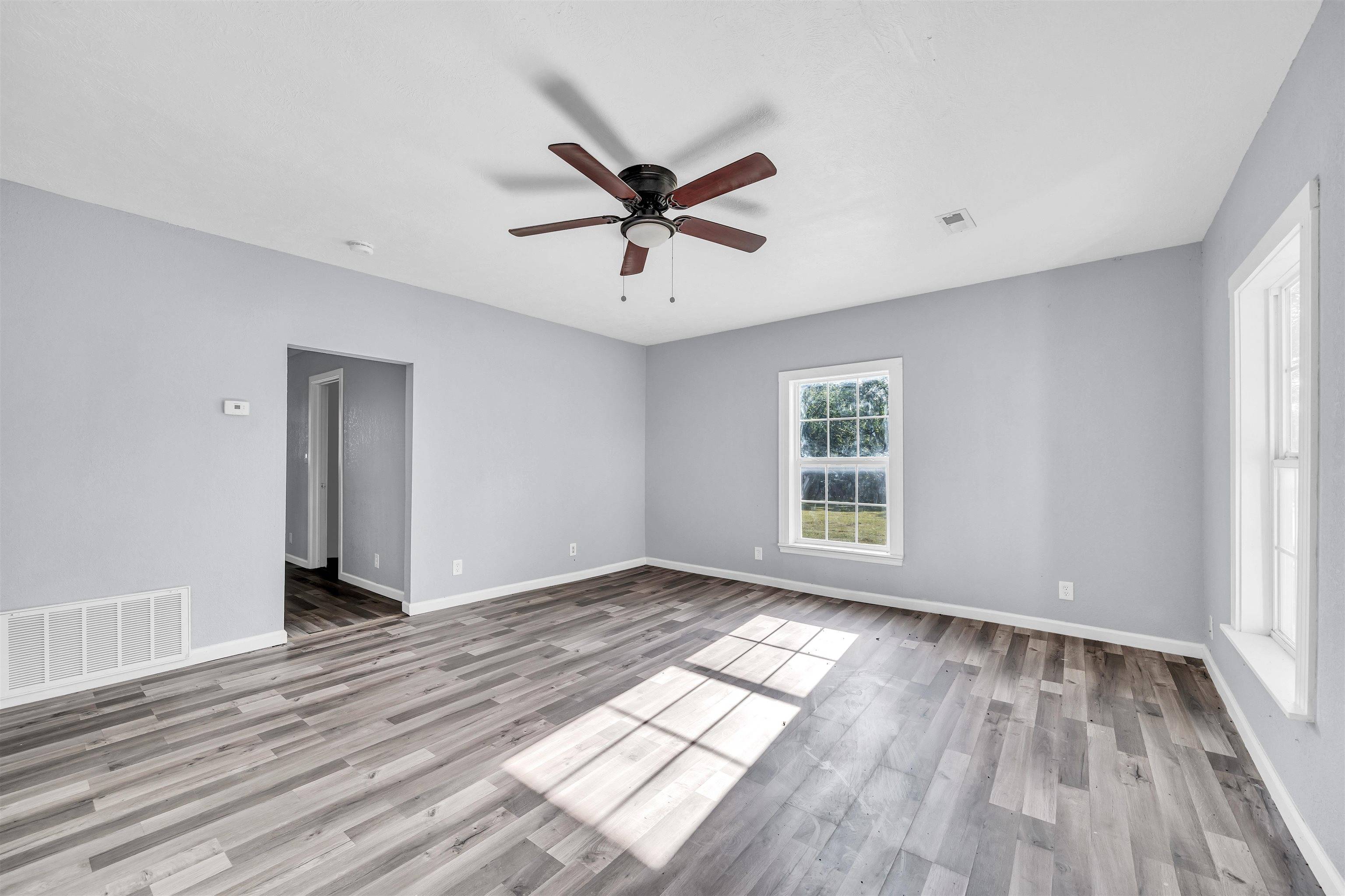 Wellington, KS 67152,217 E Sumner St