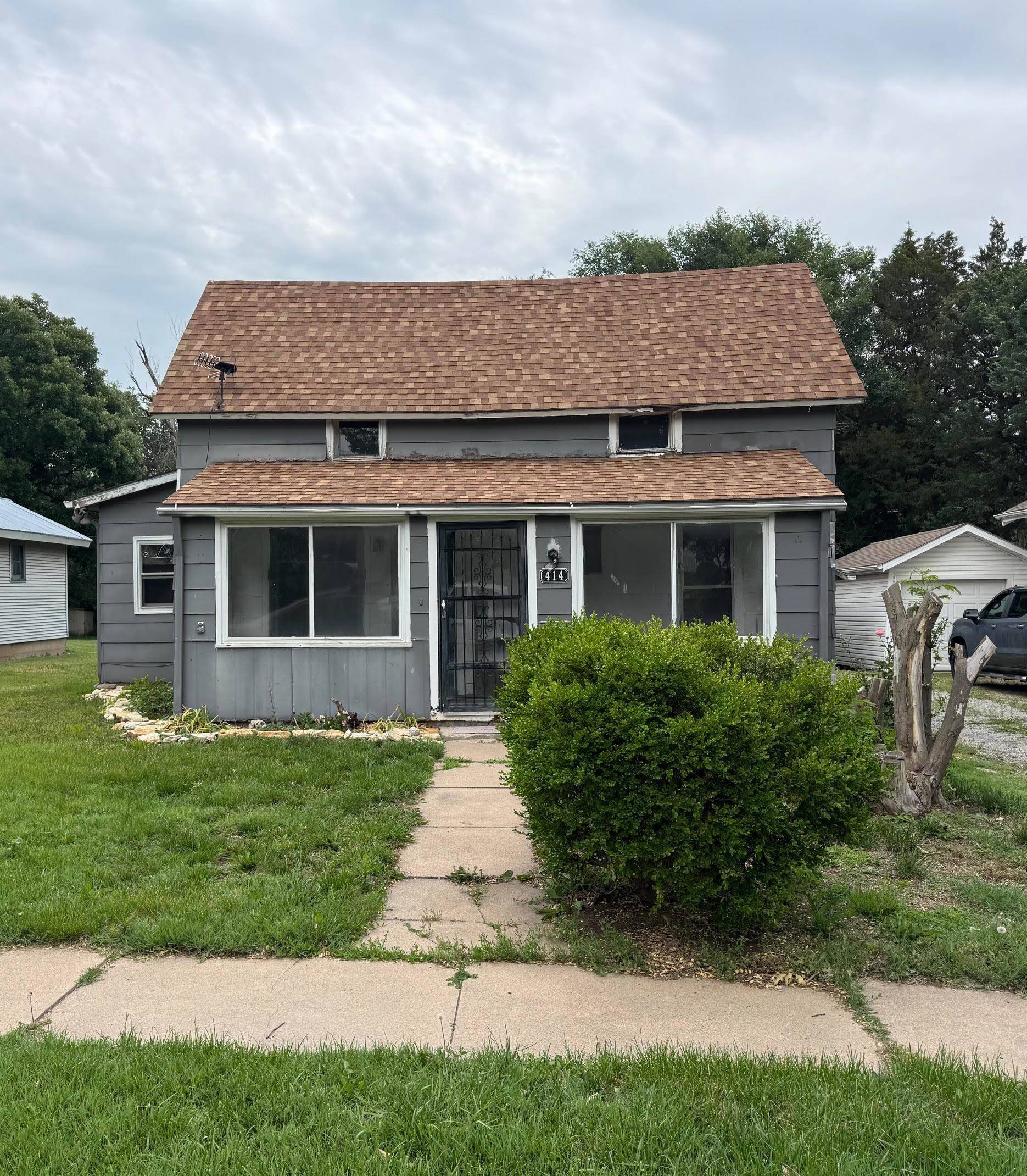 Lyons, KS 67554,414 East Ave S