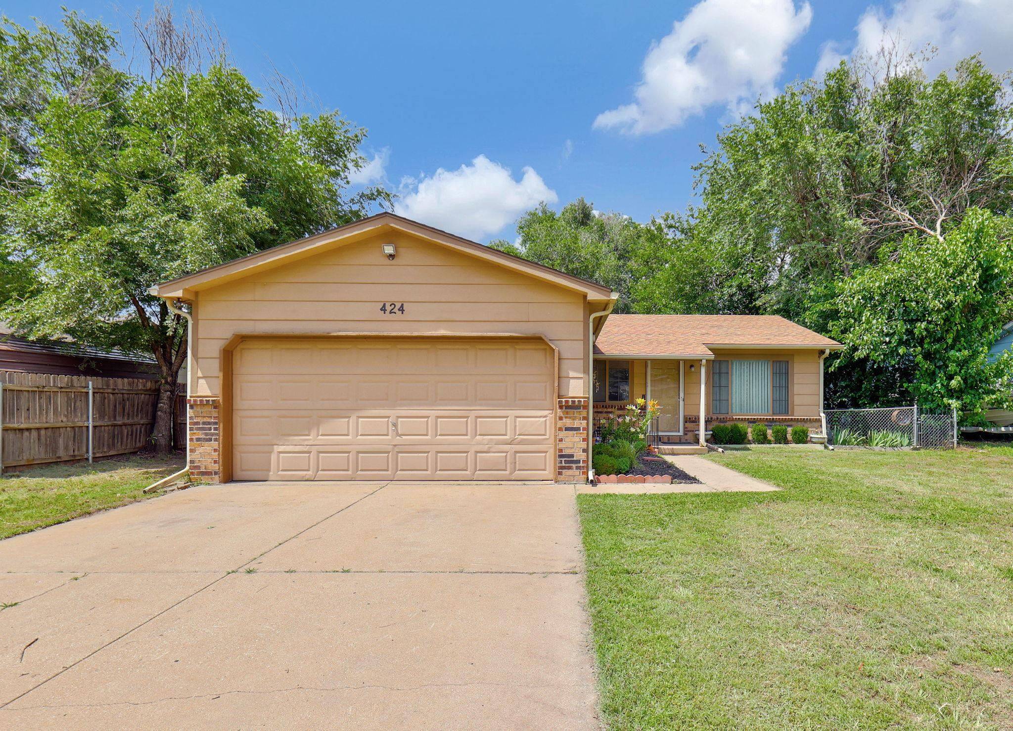 Wichita, KS 67216,424 E Maywood St