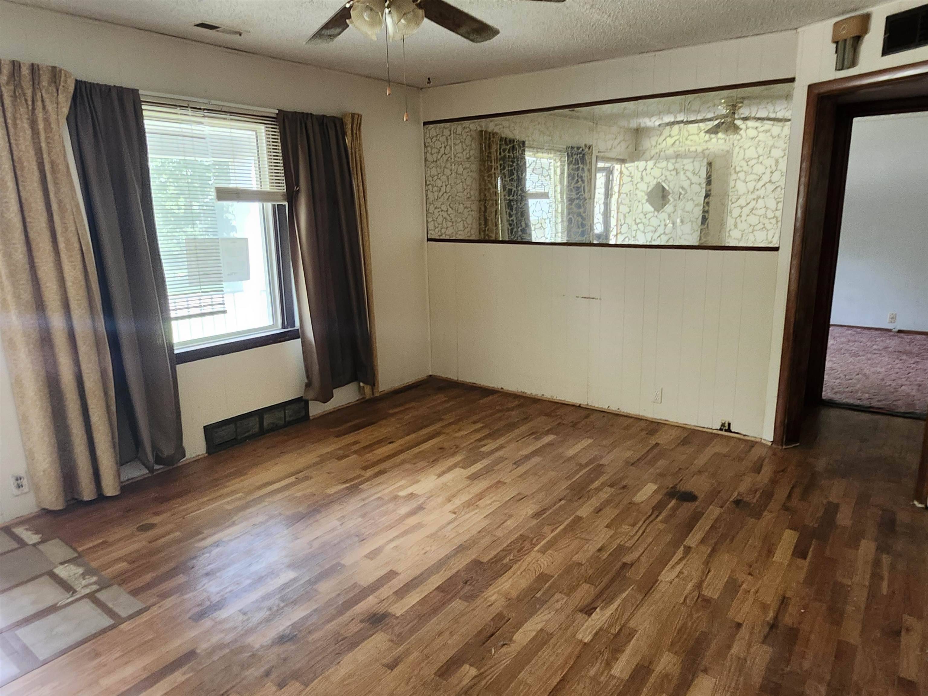 Augusta, KS 67010,1311 Pauline St