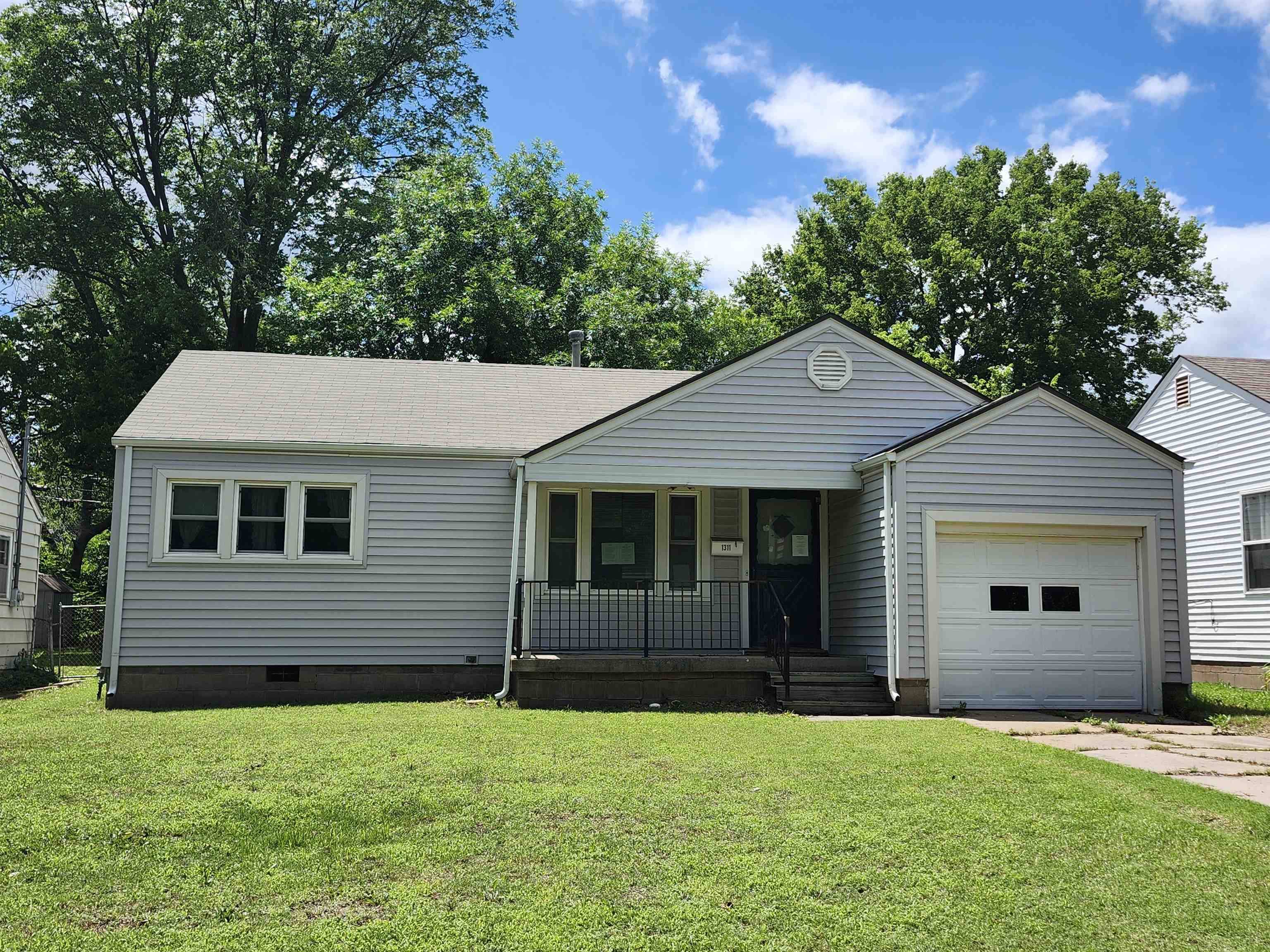 Augusta, KS 67010,1311 Pauline St
