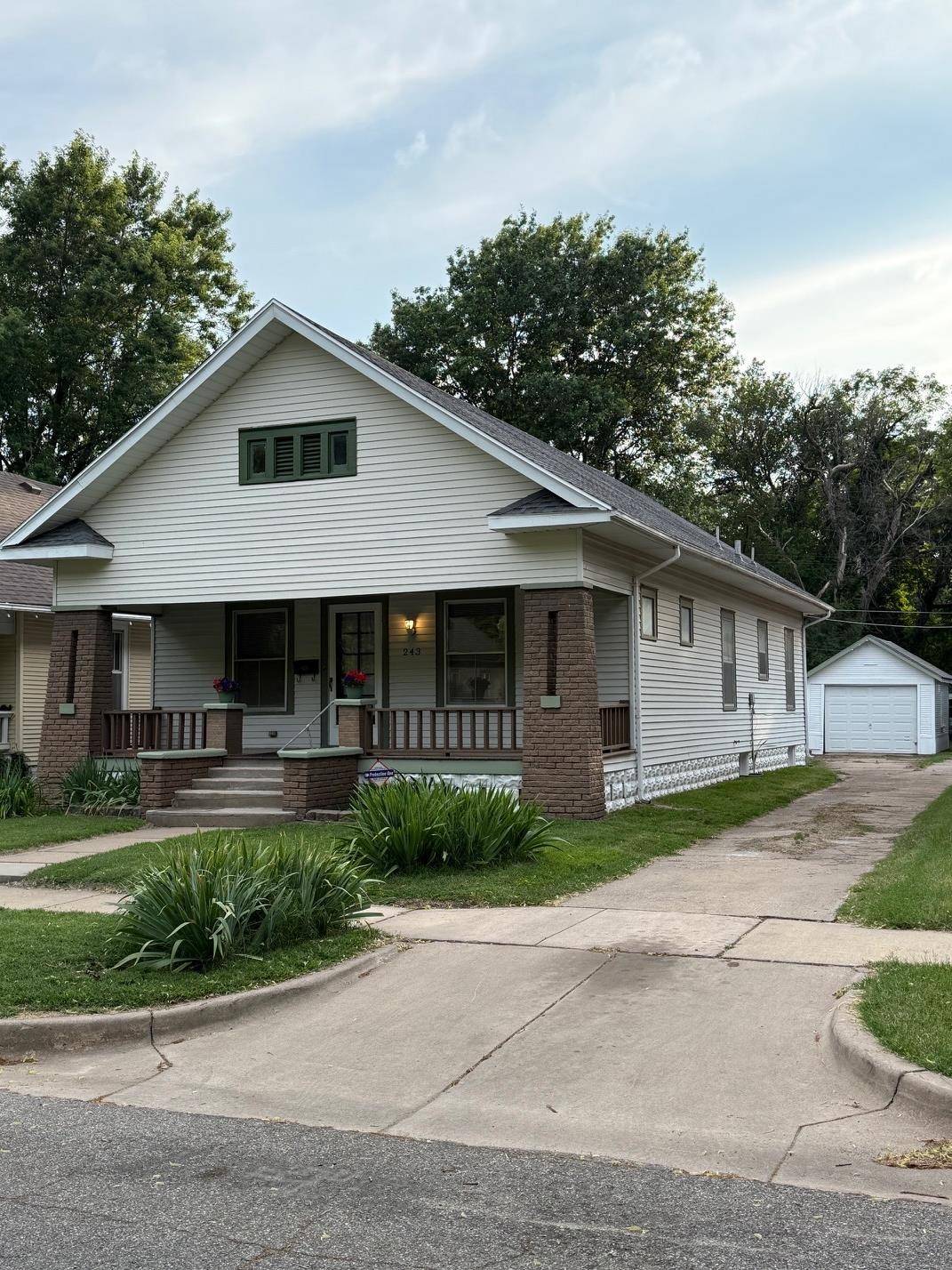 Wichita, KS 67214,243 N Volutsia
