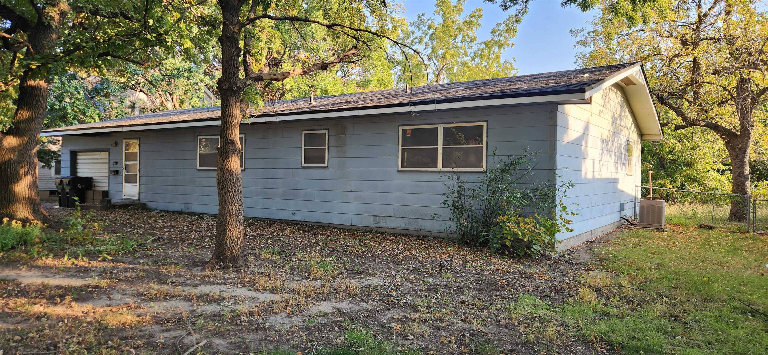 Newton, KS 67114,719 W 5th St