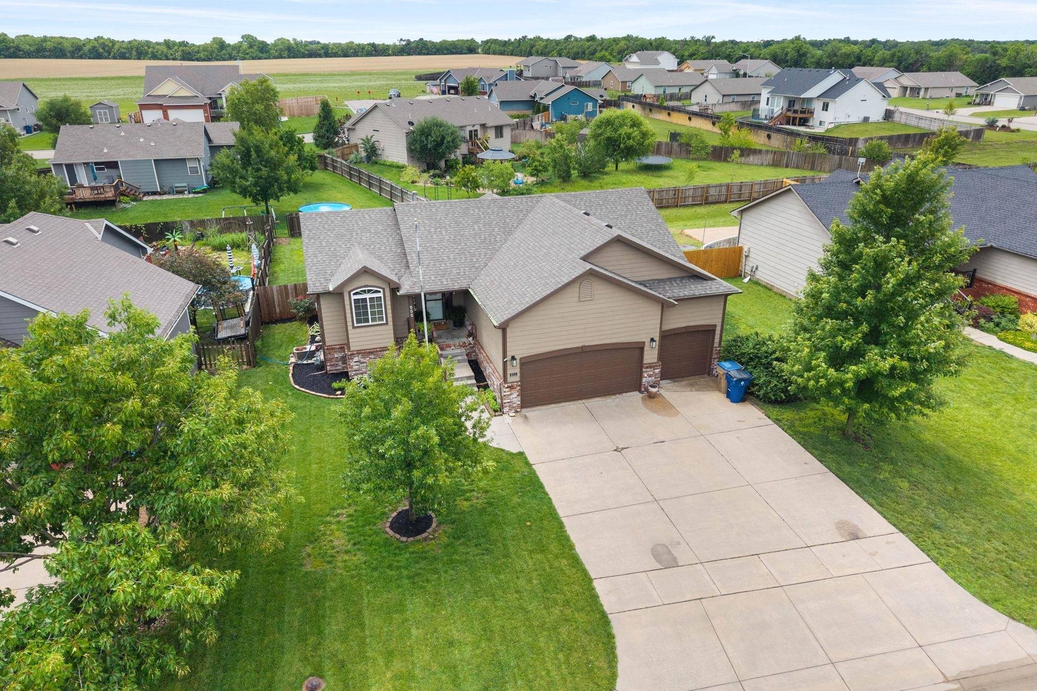Benton, KS 67017,655 Cedar
