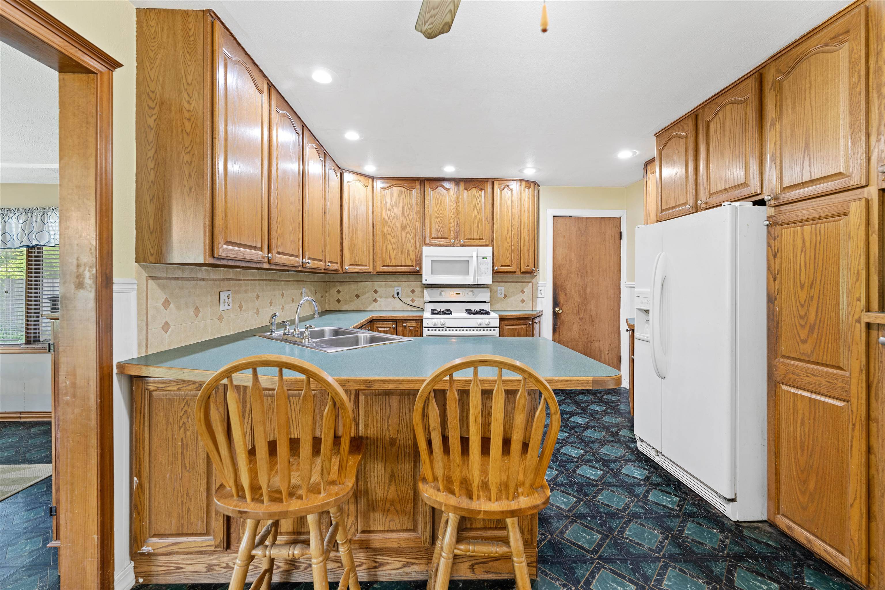 Salina, KS 67401,920 Kenison Rd