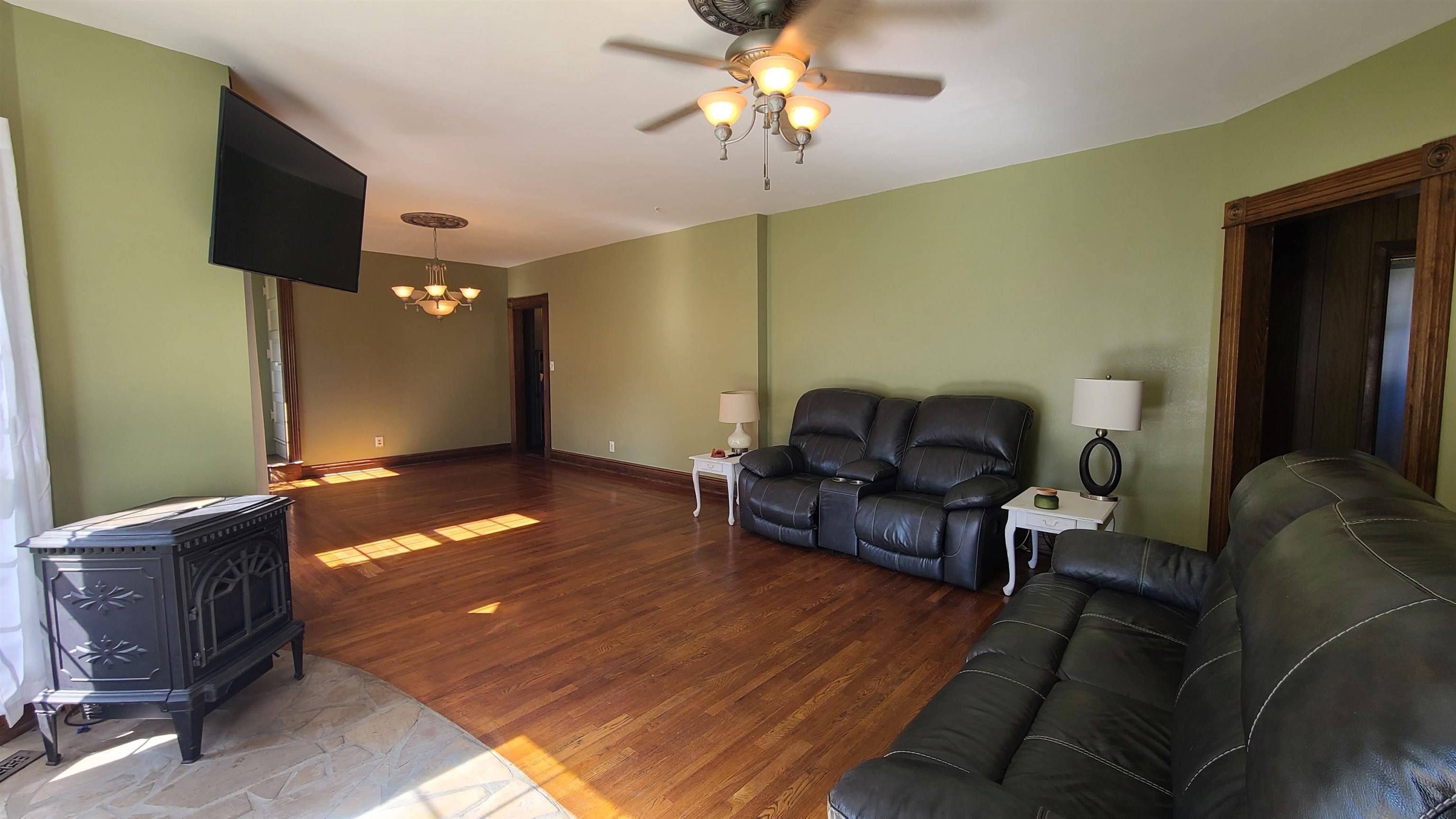 Wellington, KS 67152,815 N Jefferson Ave