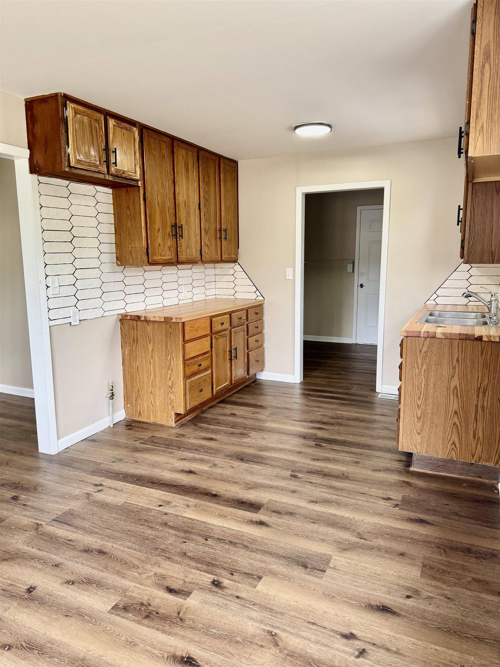 Wichita, KS 67217,929 W SUNRISE DR