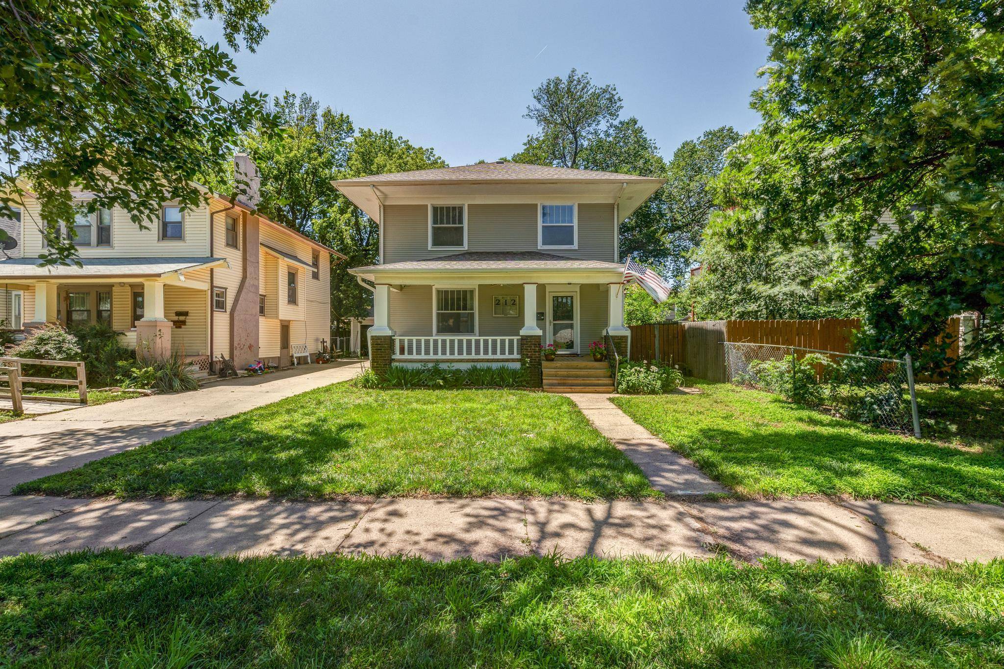 Salina, KS 67401,212 S 12th St