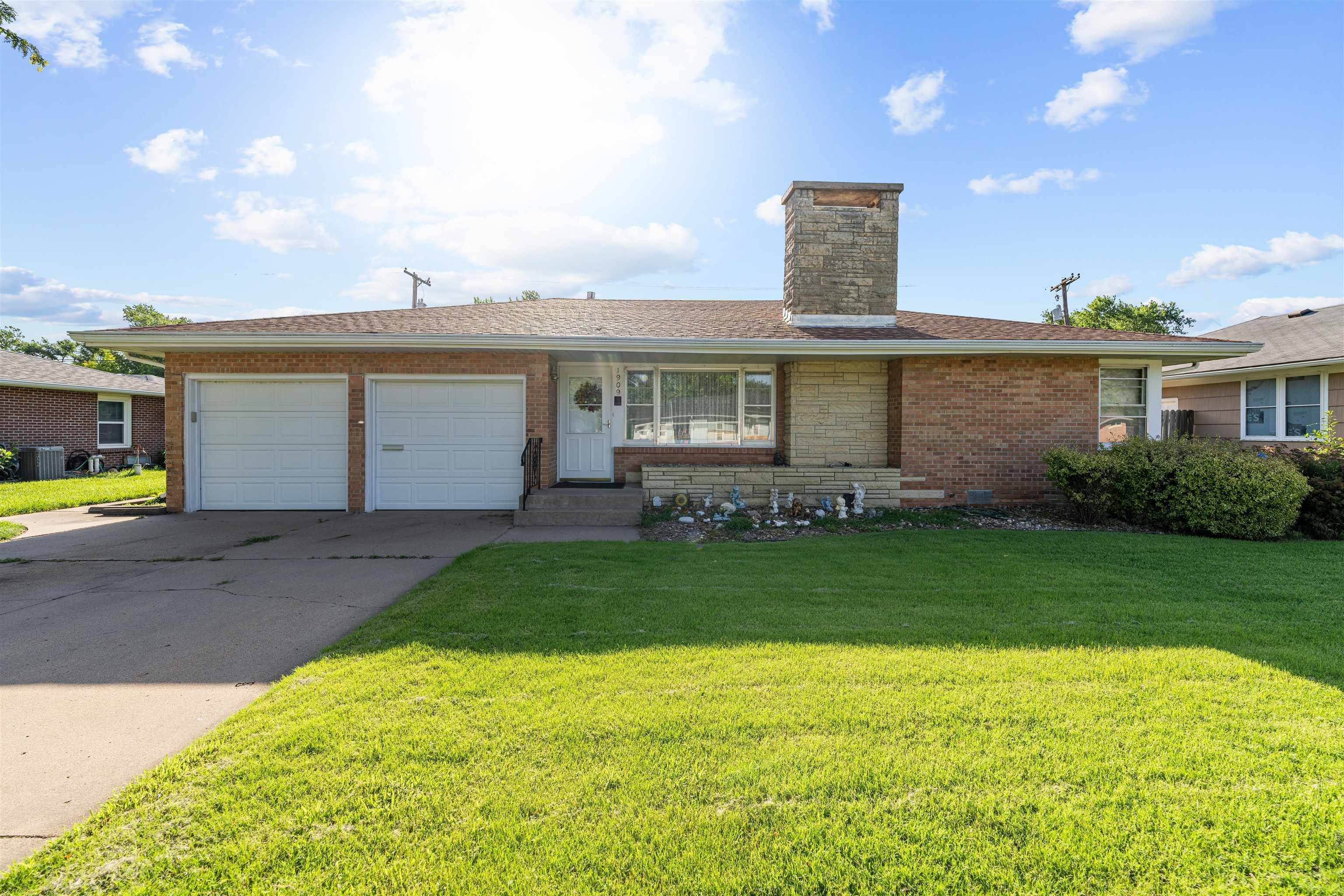 Salina, KS 67401,1909 Highland Ave