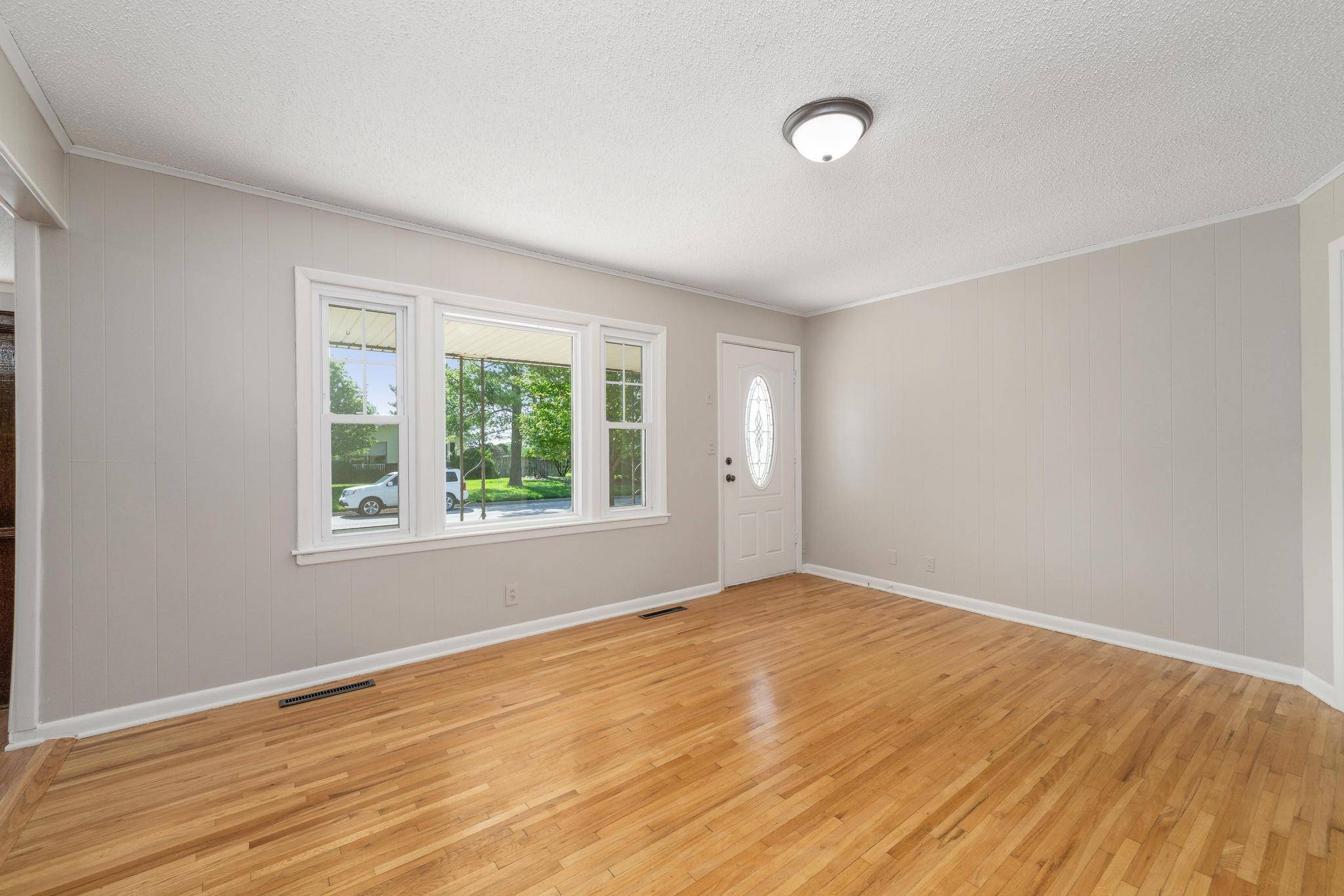 Udall, KS 67146,305 N Williams