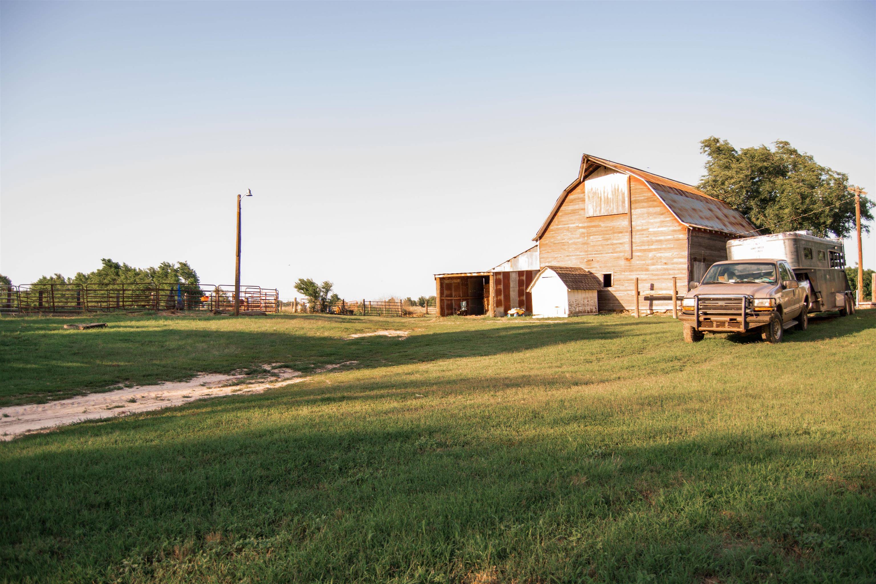 Langdon, KS 67583,27008 W State Road 61