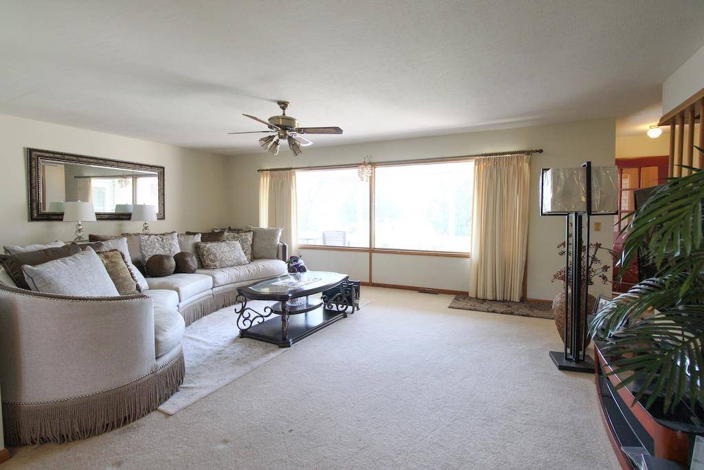 Salina, KS 67401,600 N Halstead Rd