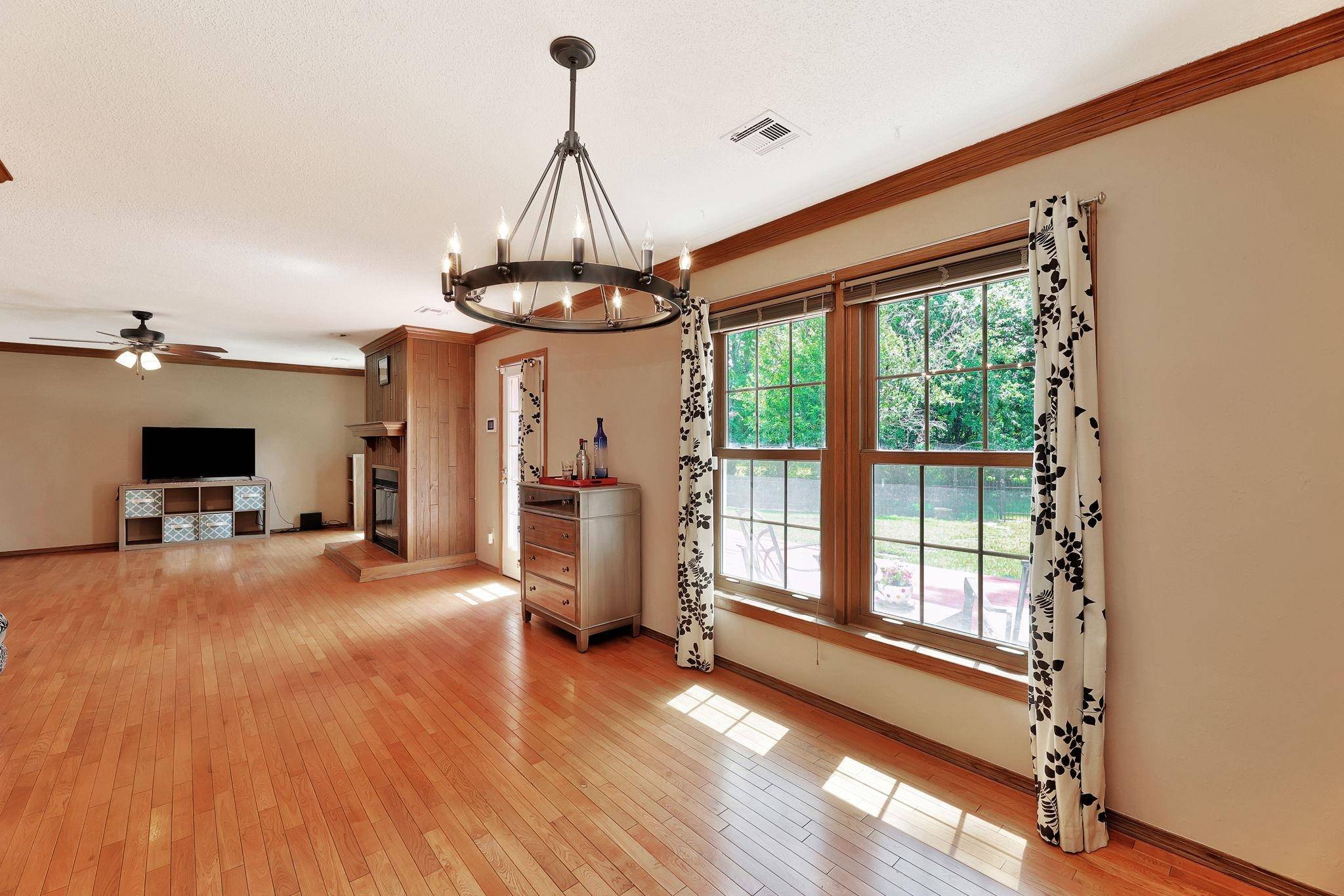 Andover, KS 67002,324 N Lakeside Dr