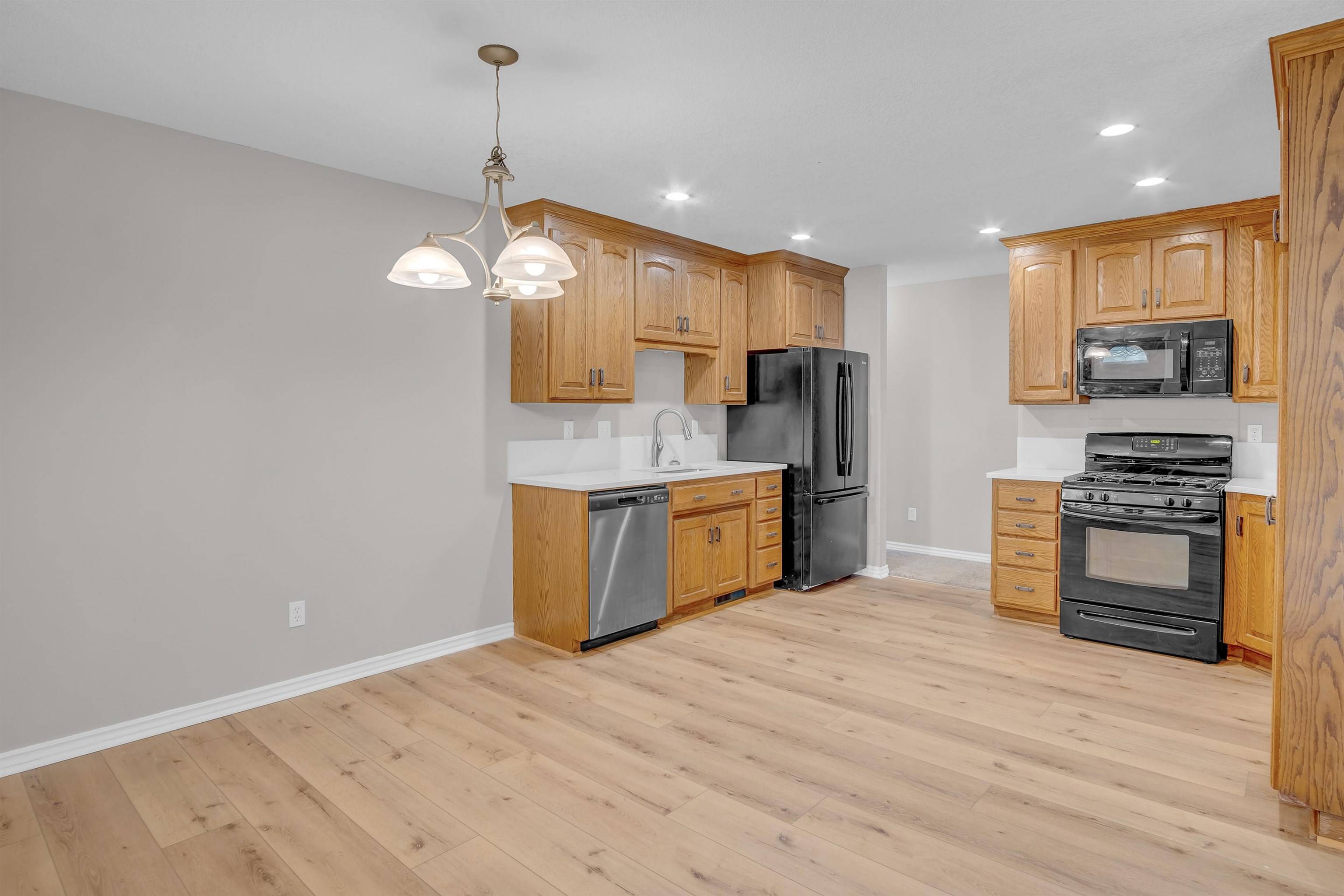 Newton, KS 67114,428 Meadowbrook Dr