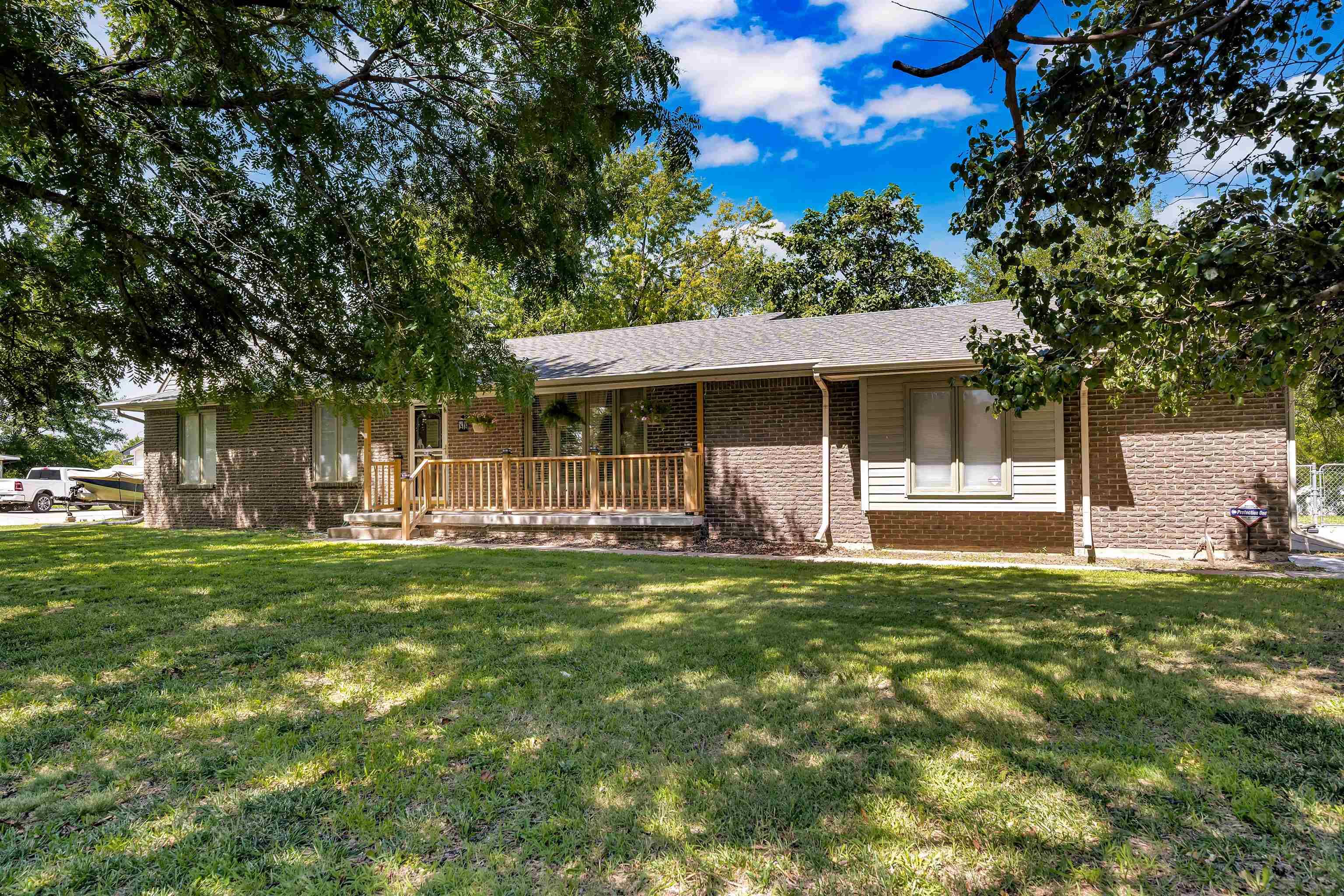 Andover, KS 67002,721 S Daisy Ln