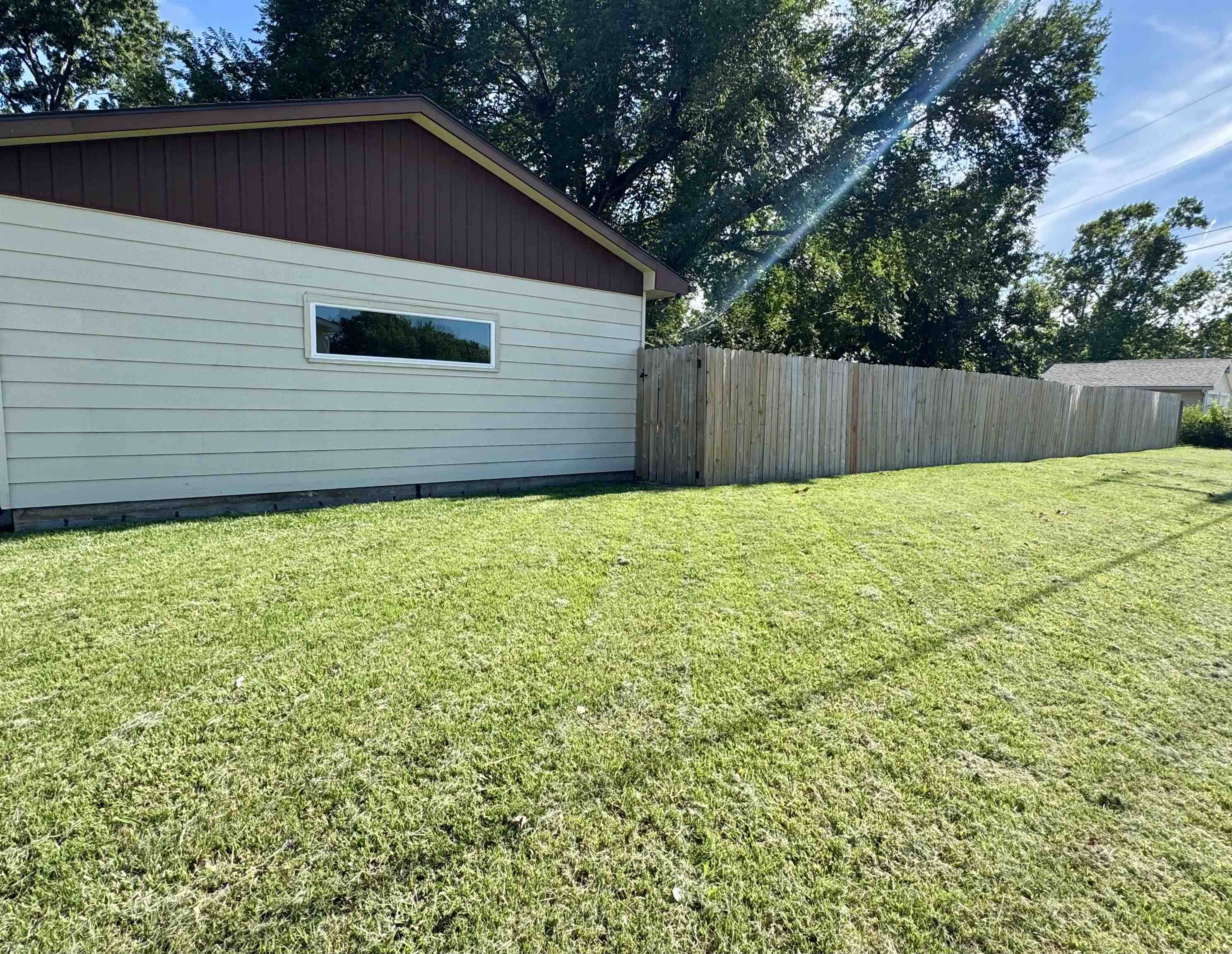 Newton, KS 67114,1219 Berry Ave