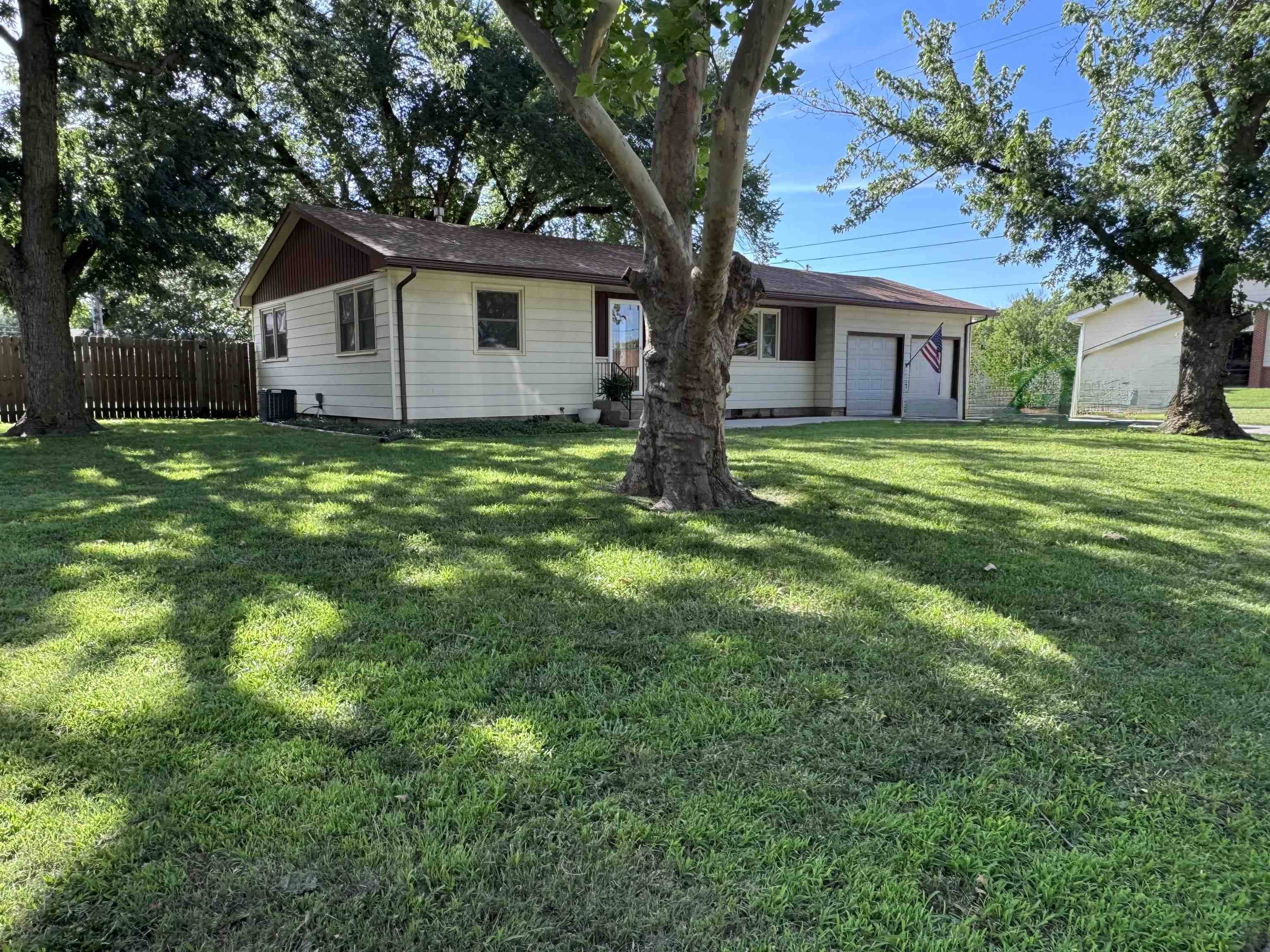 Newton, KS 67114,1219 Berry Ave