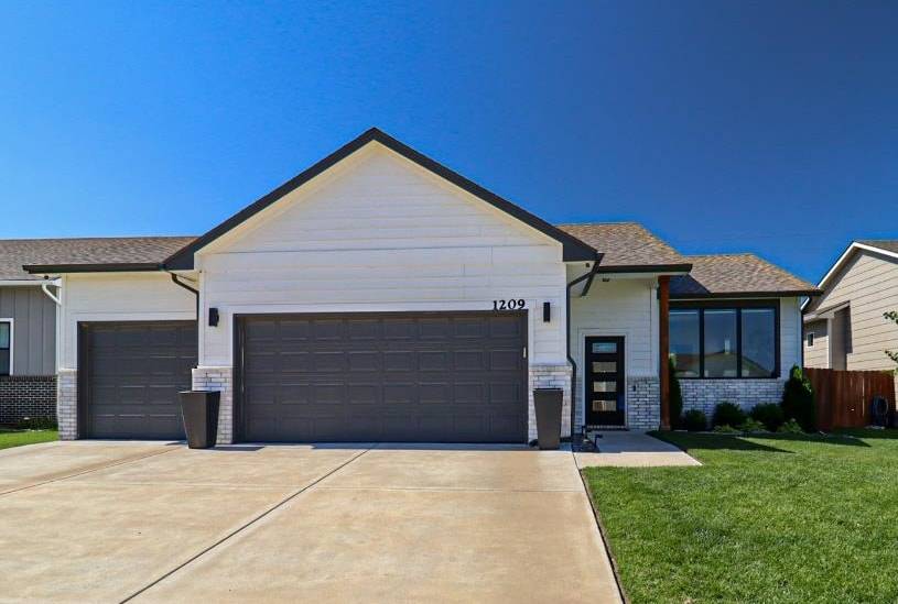 Park City, KS 67219,1209 E Prairie Hill Cir