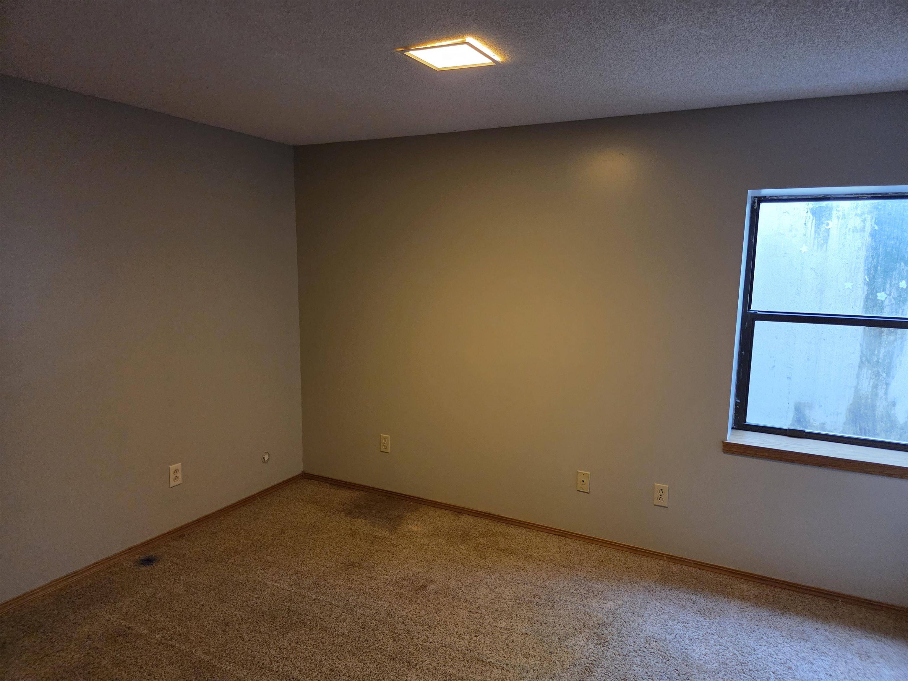 Mulvane, KS 67110,516 Moy Ln