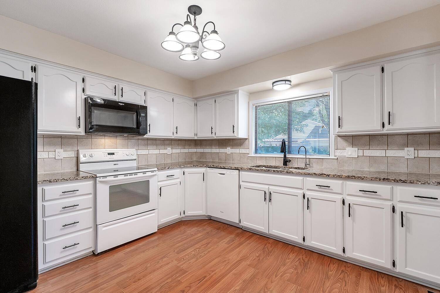 Derby, KS 67037,1307 E Blue Spruce Rd